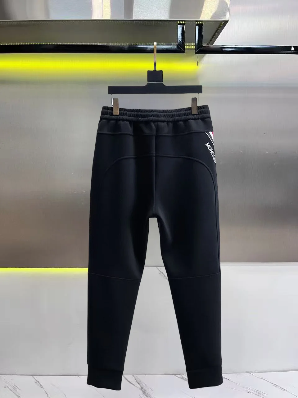 Logo-Patch Tapered Sweatpants D26014845 — view 2