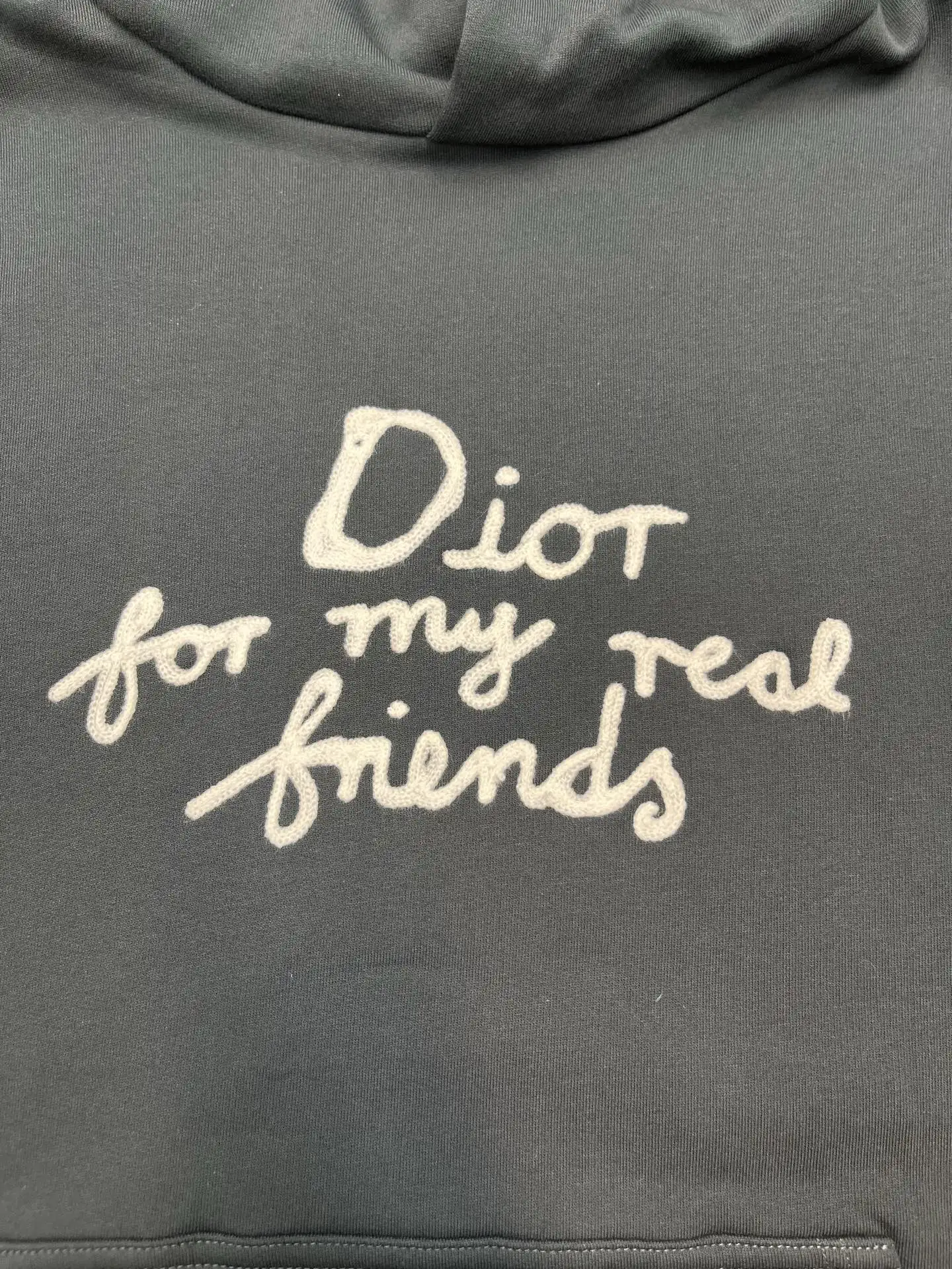 Signature Script Embroidered Hoodie D26020426 — view 9