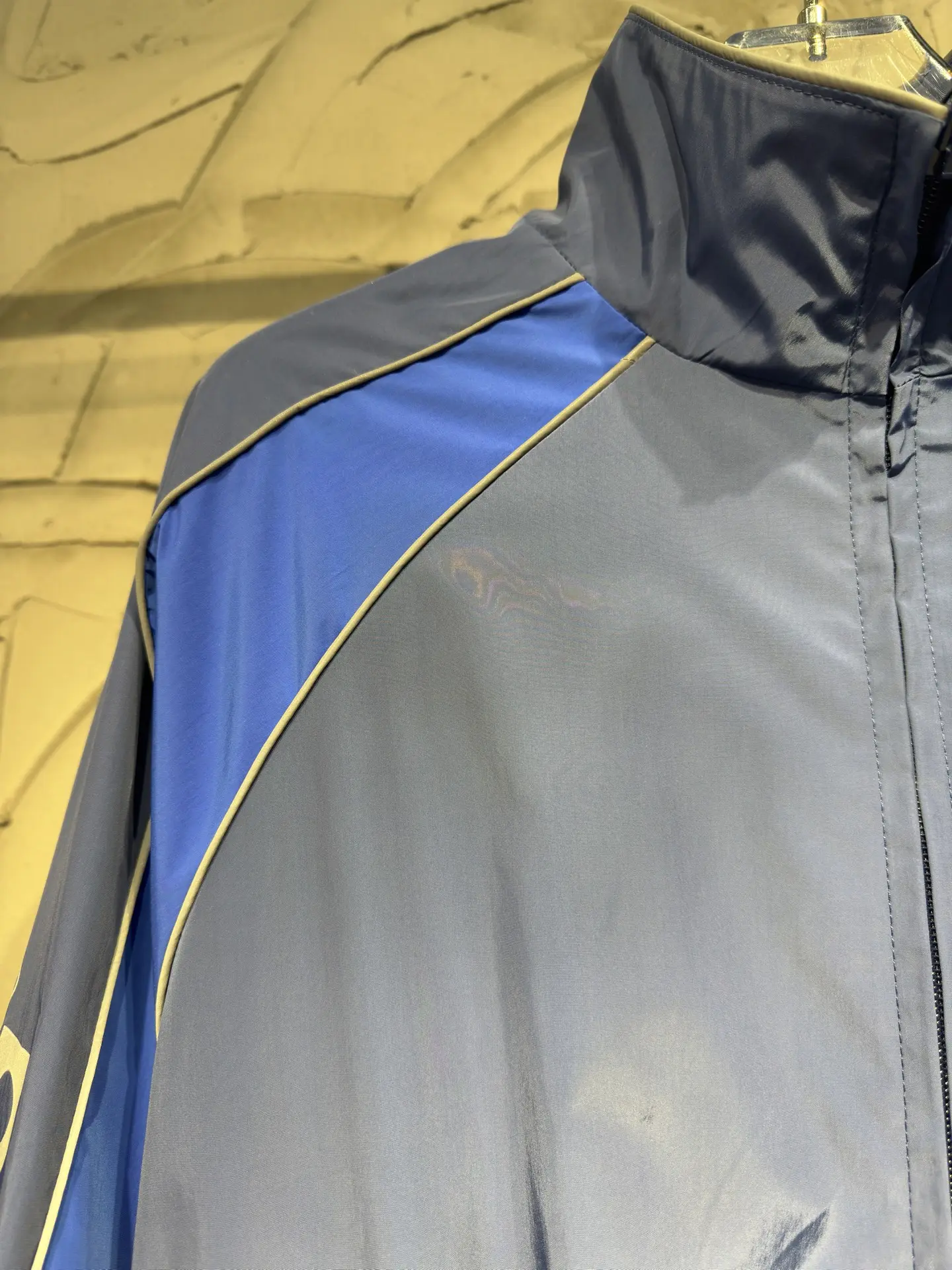Bodies Reflective Logo Track Jacket D26024333 — view 3