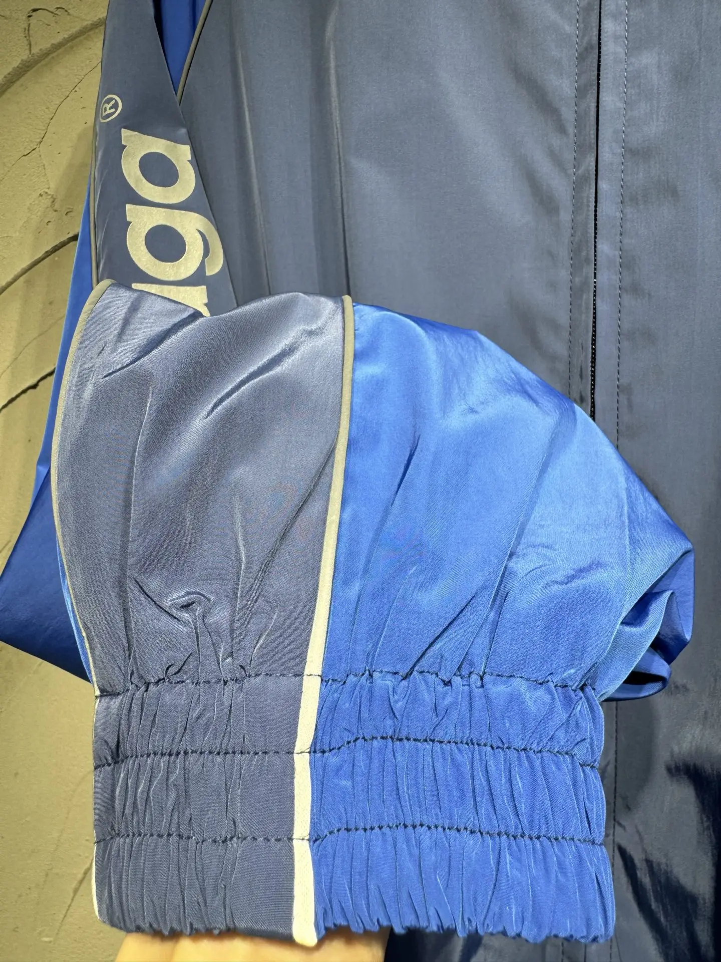Bodies Reflective Logo Track Jacket D26024333 — view 9