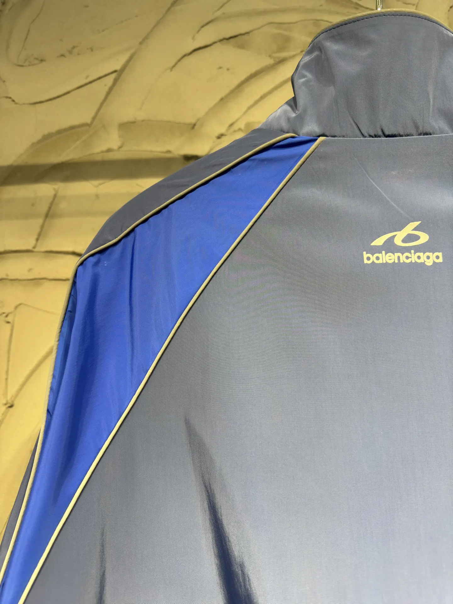 Bodies Reflective Logo Track Jacket D26024333 — view 13