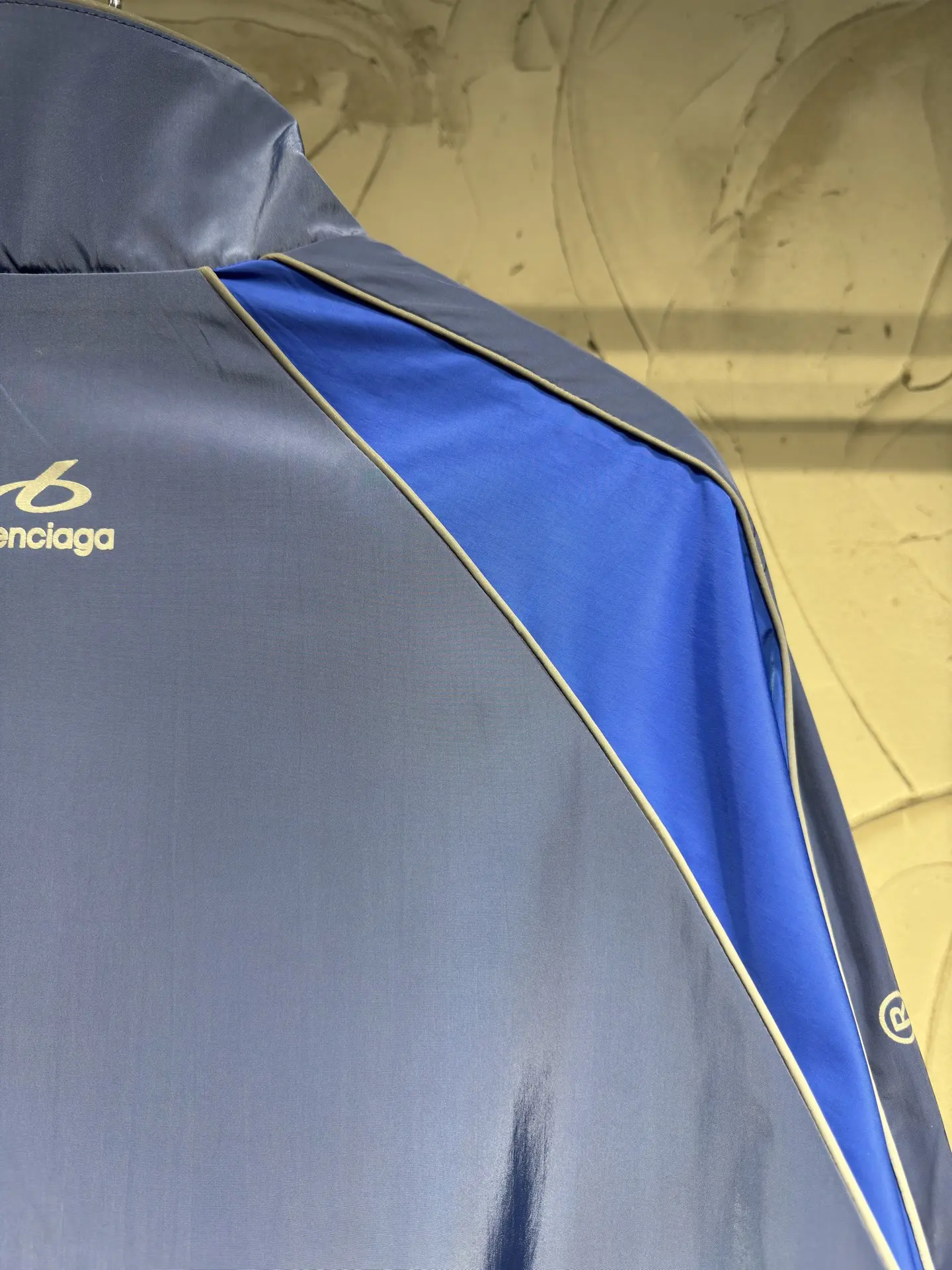 Bodies Reflective Logo Track Jacket D26024333 — view 14