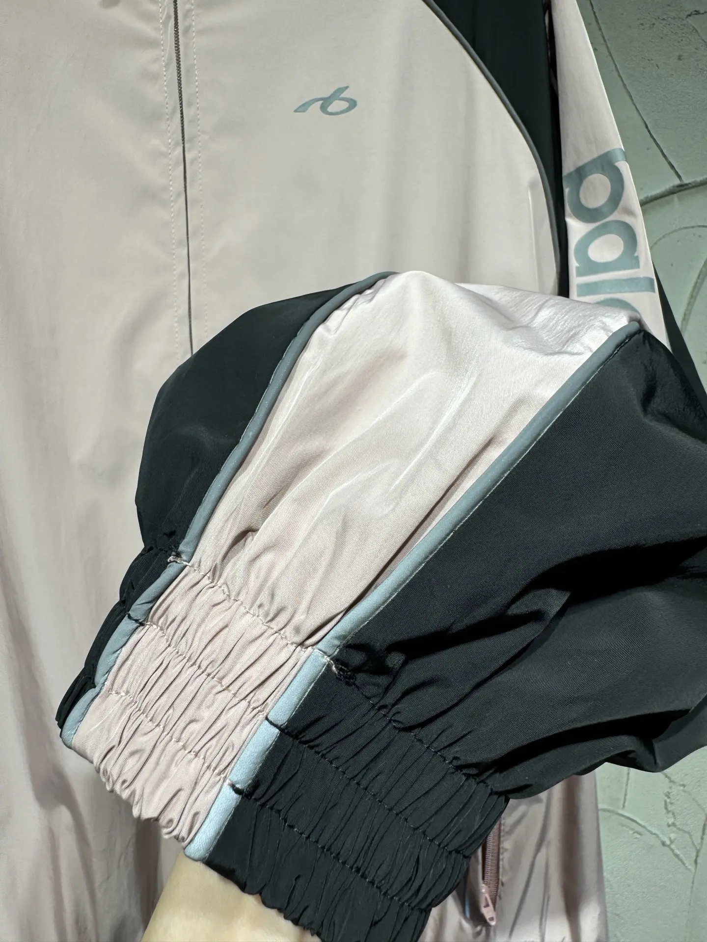 Bodies Reflective Panel Track Jacket D26024332 — view 12