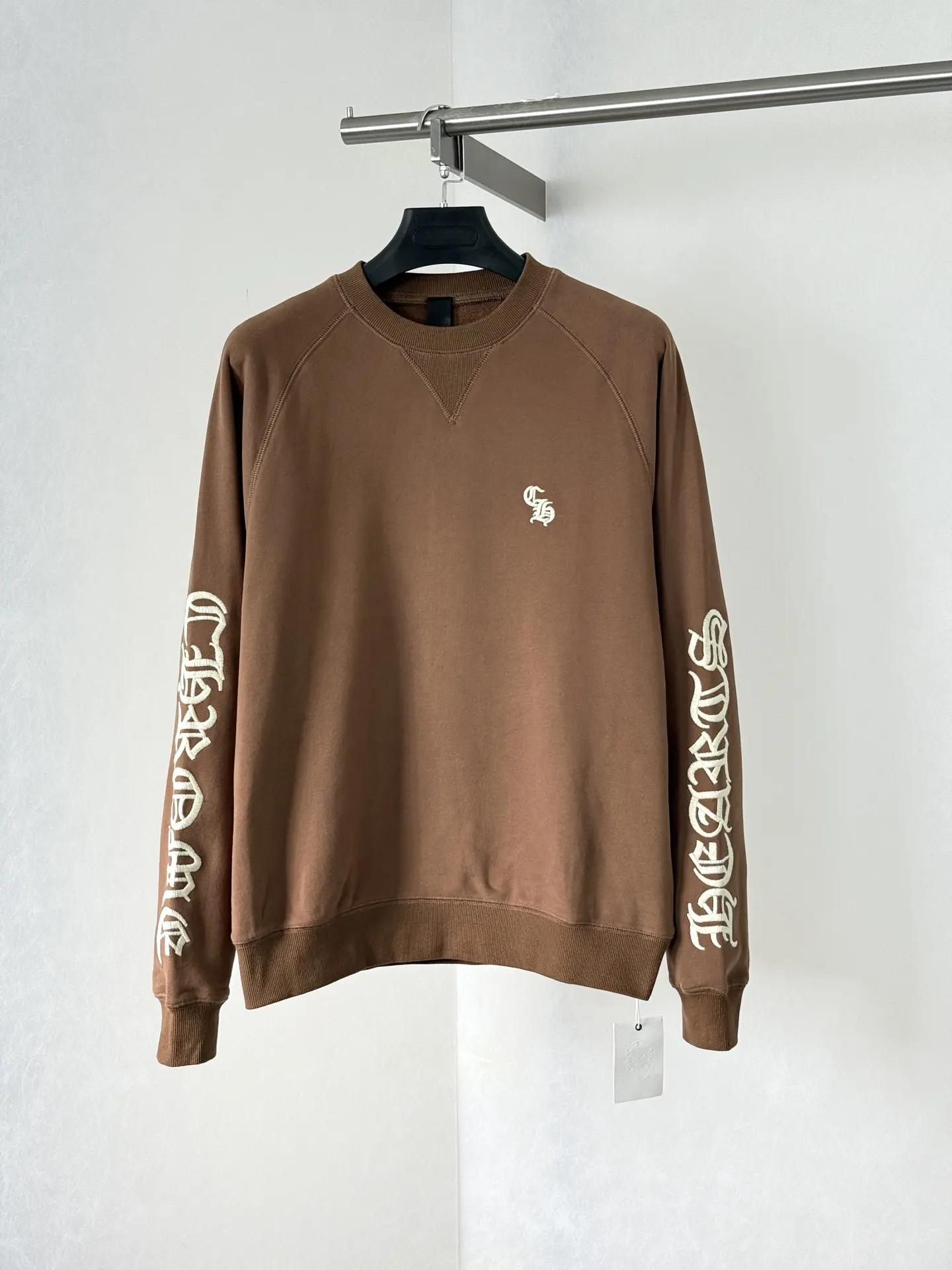 Gothic Script Embroidered Cotton-Blend Sweatshirt D26021989