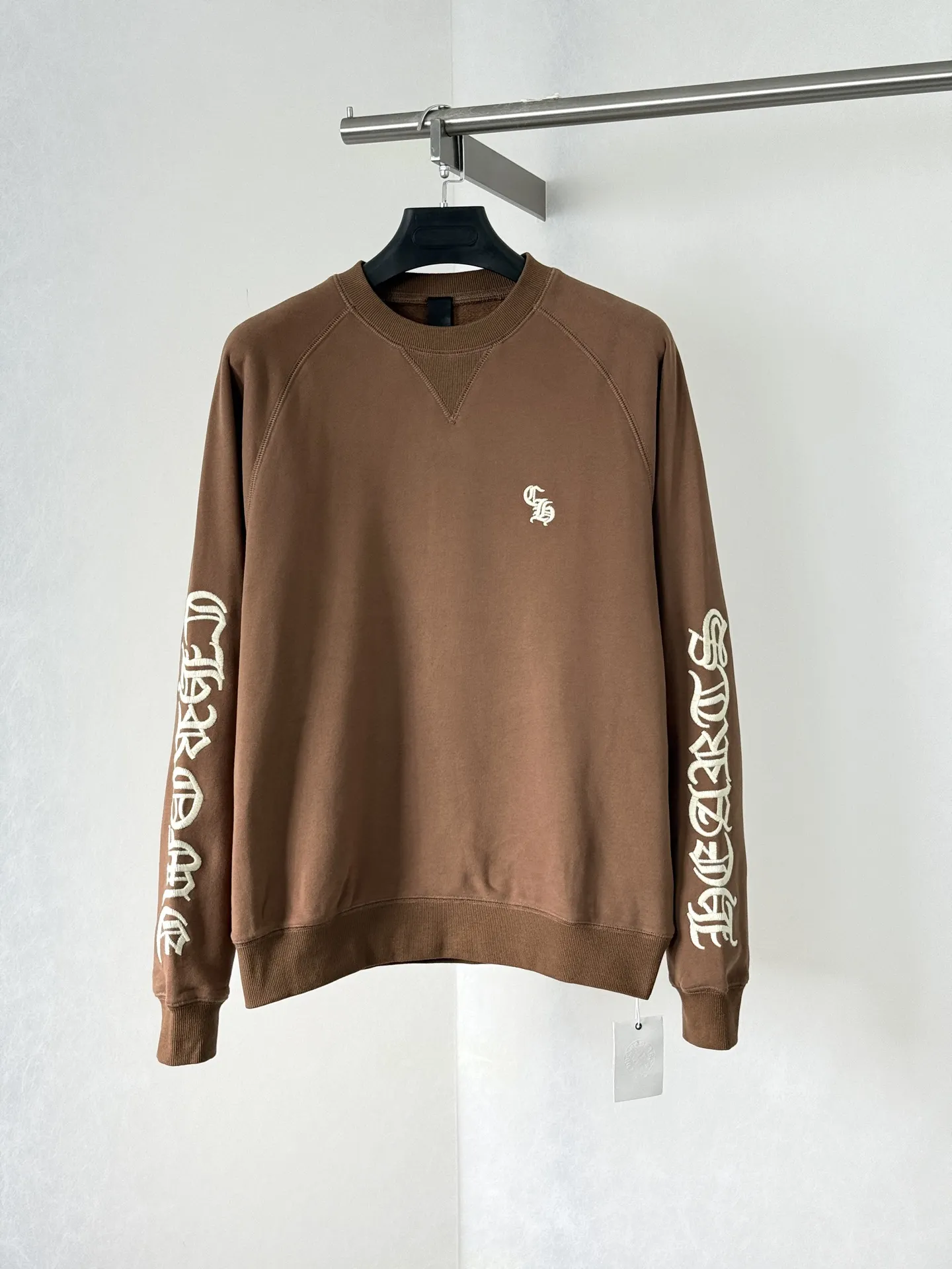 Gothic Script Embroidered Cotton-Blend Sweatshirt D26021989