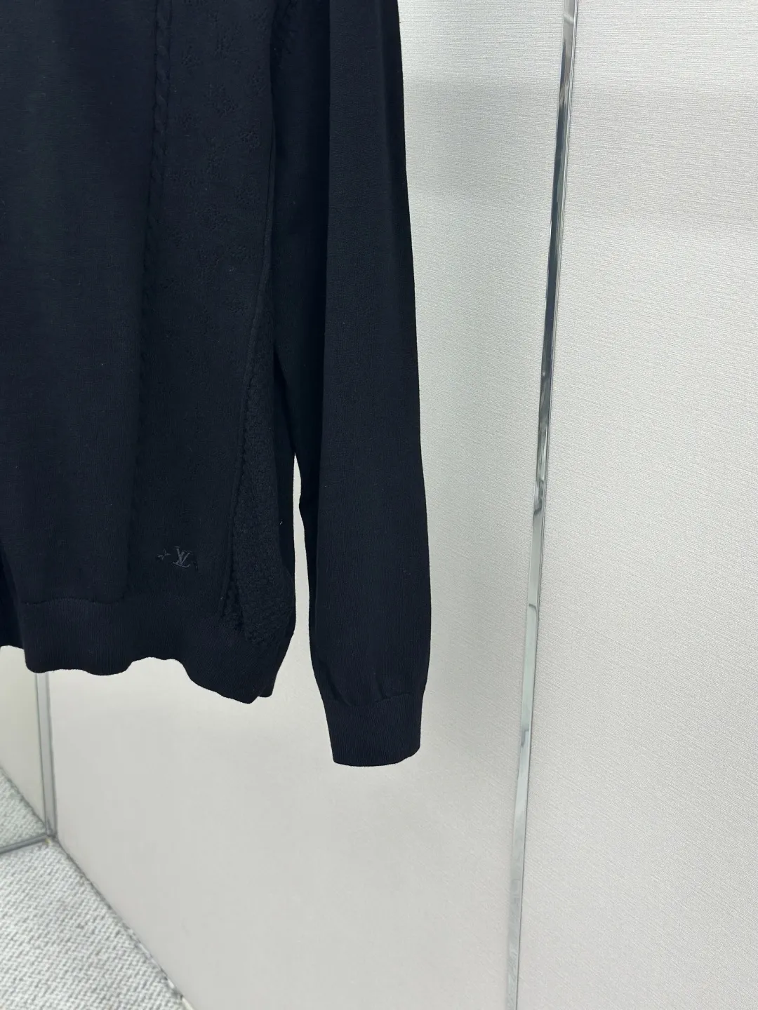 Logo Jacquard Mesh Crew-Neck Sweater D26019189 — view 7