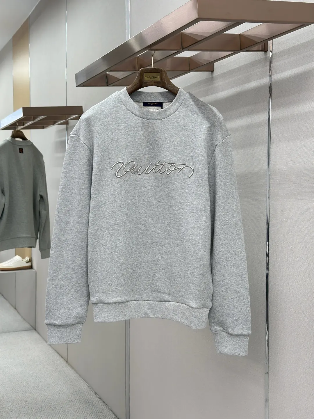 Embroidered Signature Crew-Neck Sweatshirt D26019190