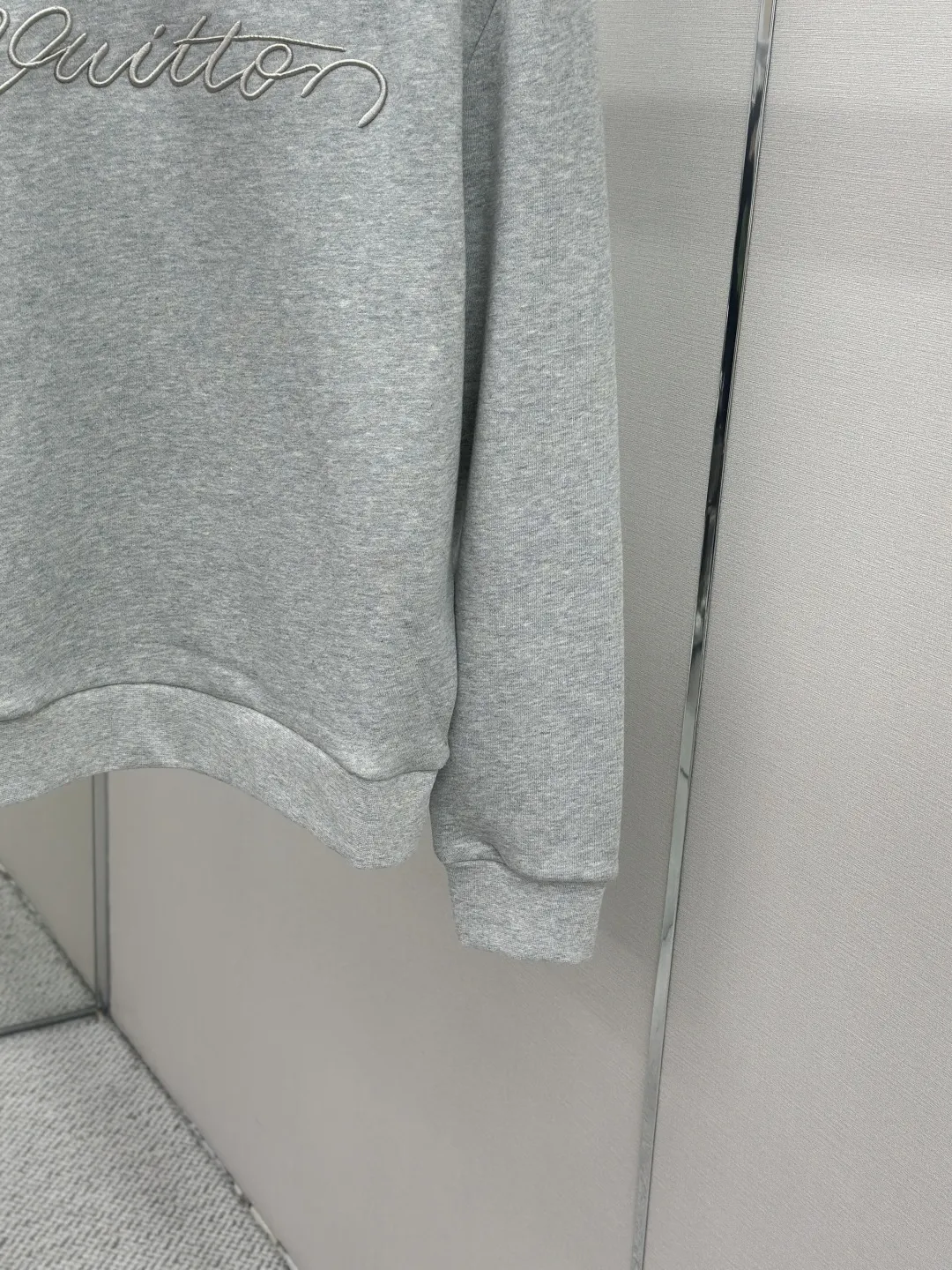 Embroidered Signature Crew-Neck Sweatshirt D26019190 — view 7