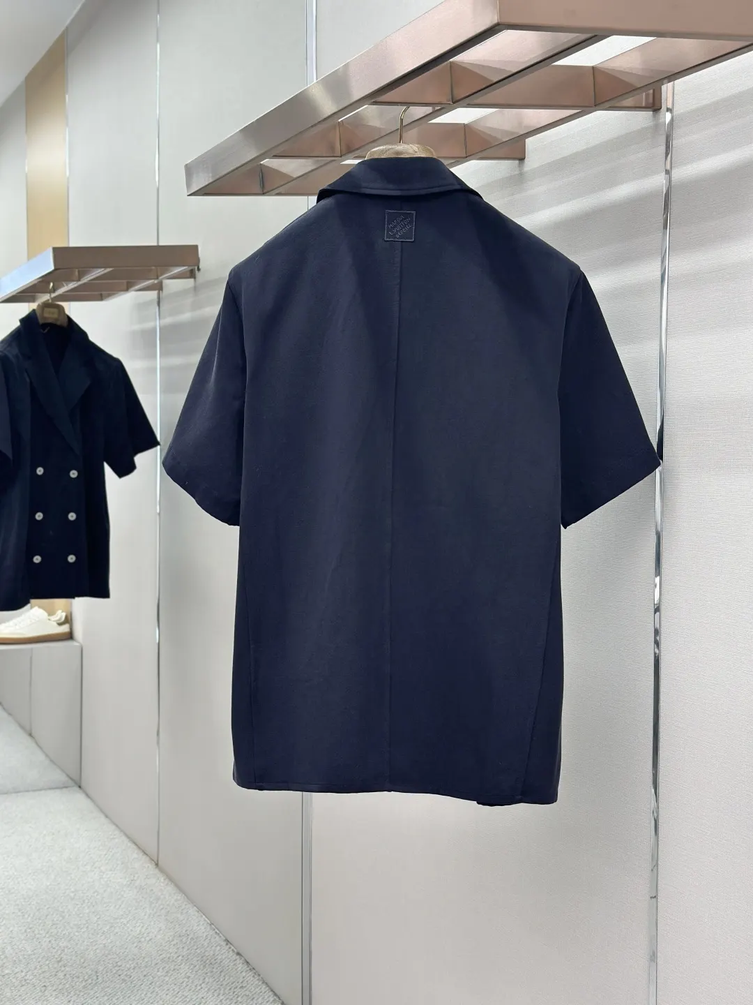 Double-Breasted Short-Sleeve Cotton Shirt D26019196 — view 2