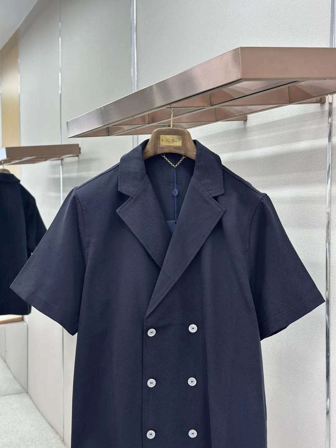 Double-Breasted Short-Sleeve Cotton Shirt D26019196 — view 4