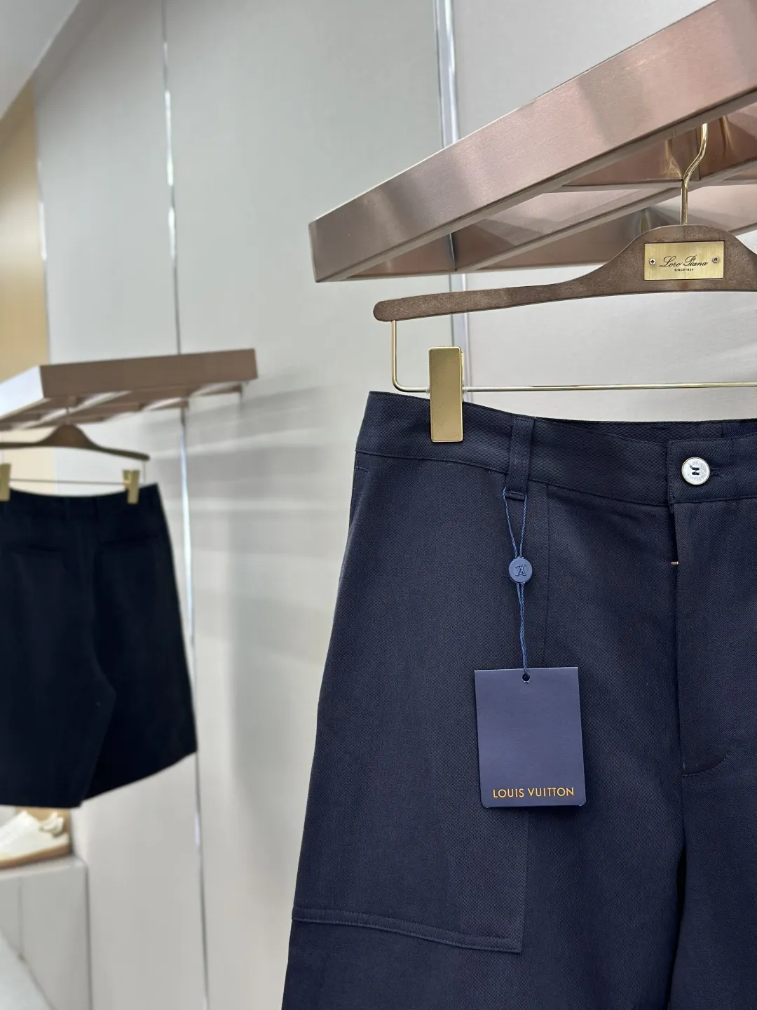 Embroidered Logo Cotton Utility Shorts D26019197 — view 5