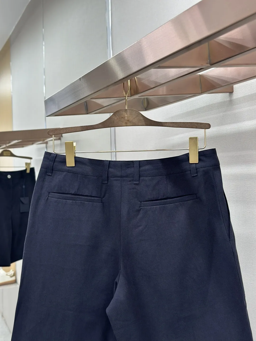 Embroidered Logo Cotton Utility Shorts D26019197 — view 8