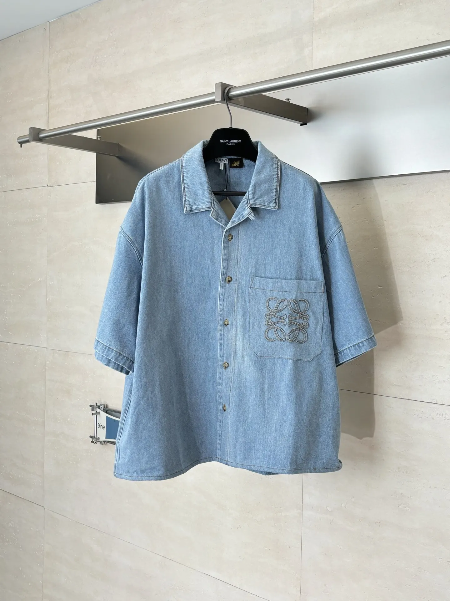 Anagram Embroidered Short-Sleeve Denim Shirt D26018637