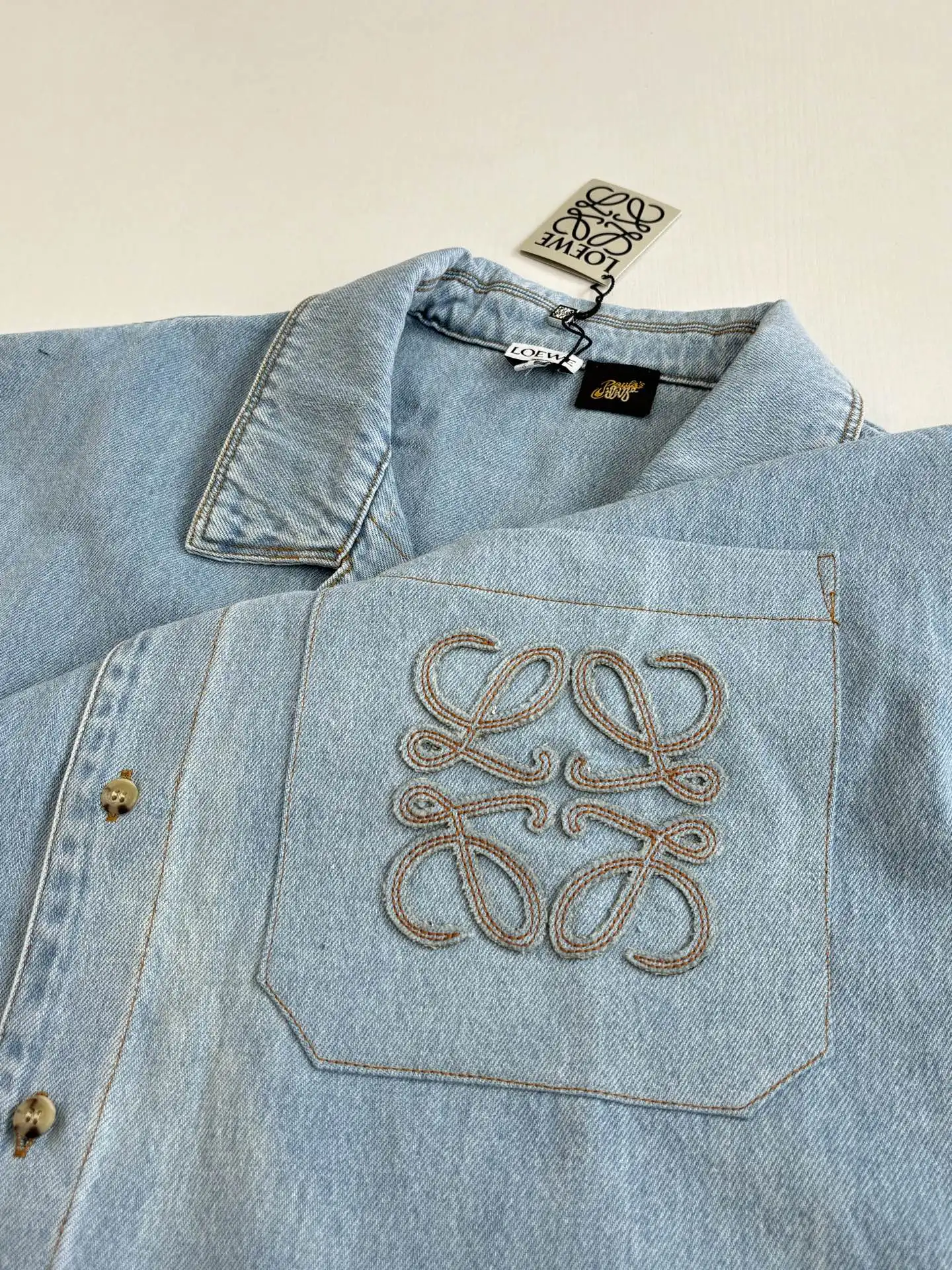 Anagram Embroidered Short-Sleeve Denim Shirt D26018637 — view 6