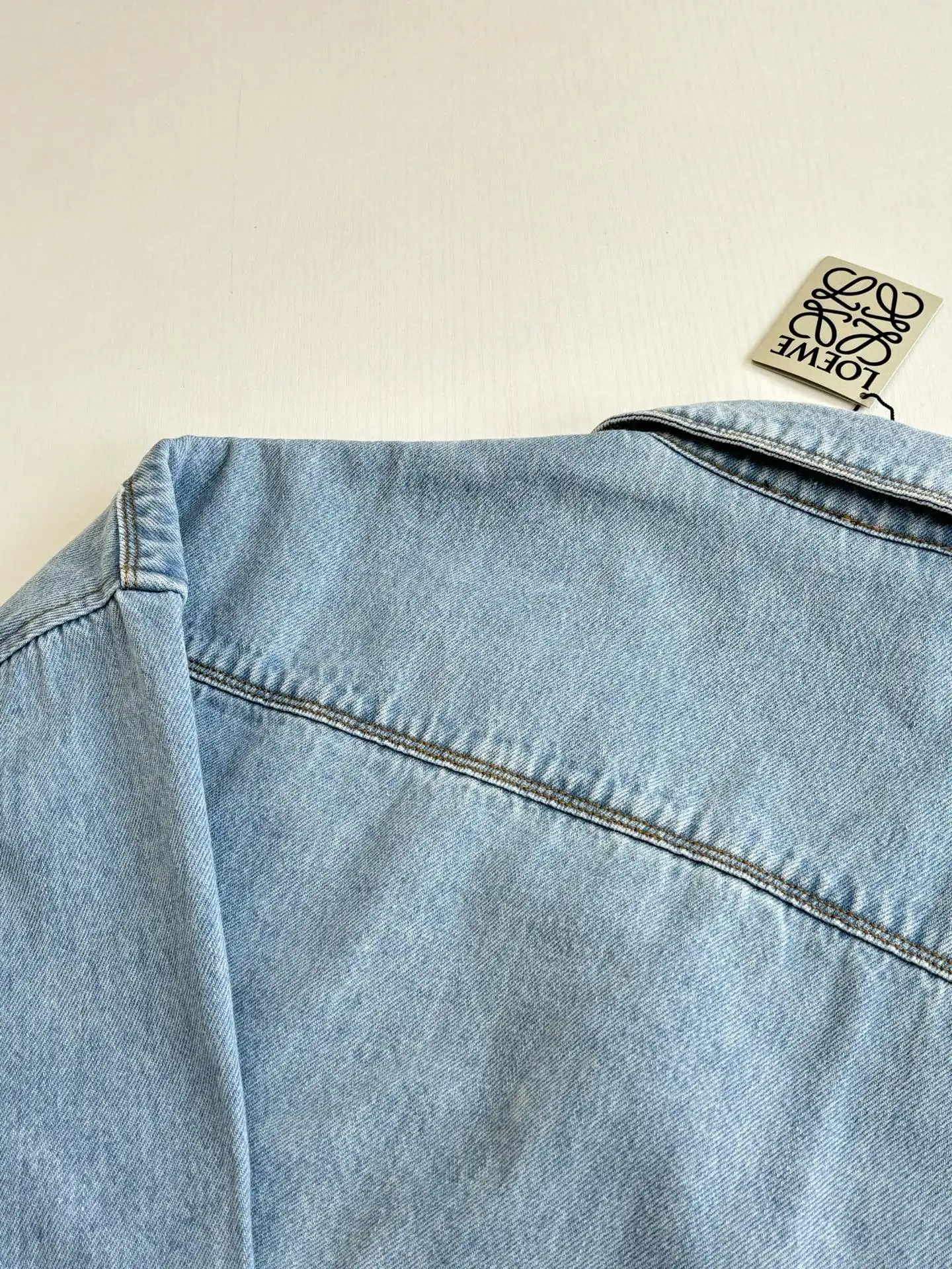 Anagram Embroidered Short-Sleeve Denim Shirt D26018637 — view 8
