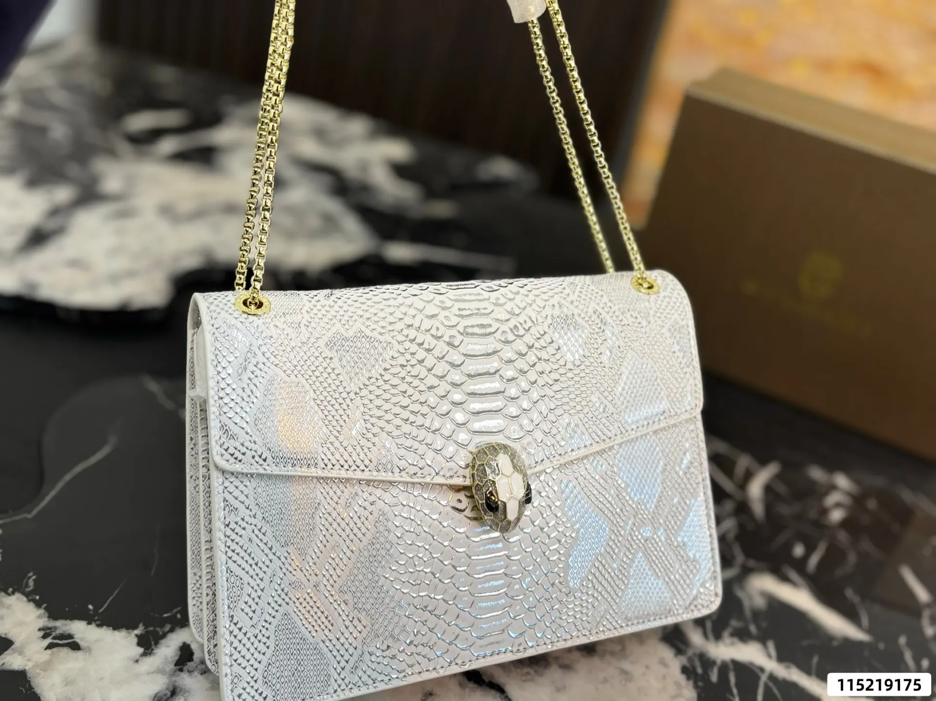 Serpenti Forever Chain Shoulder Bag D26018021 — view 4