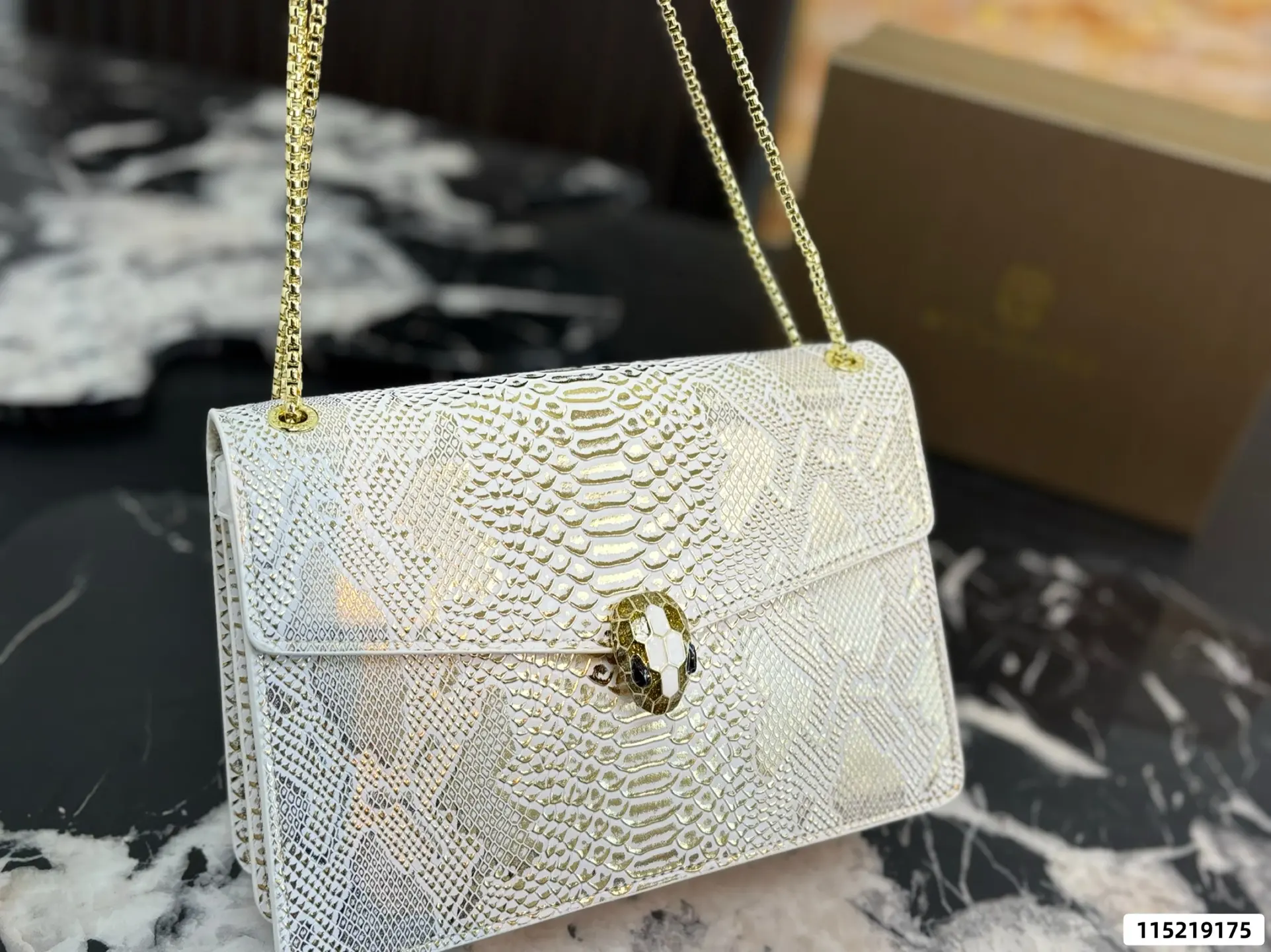 Serpenti Forever Chain Shoulder Bag D26018020