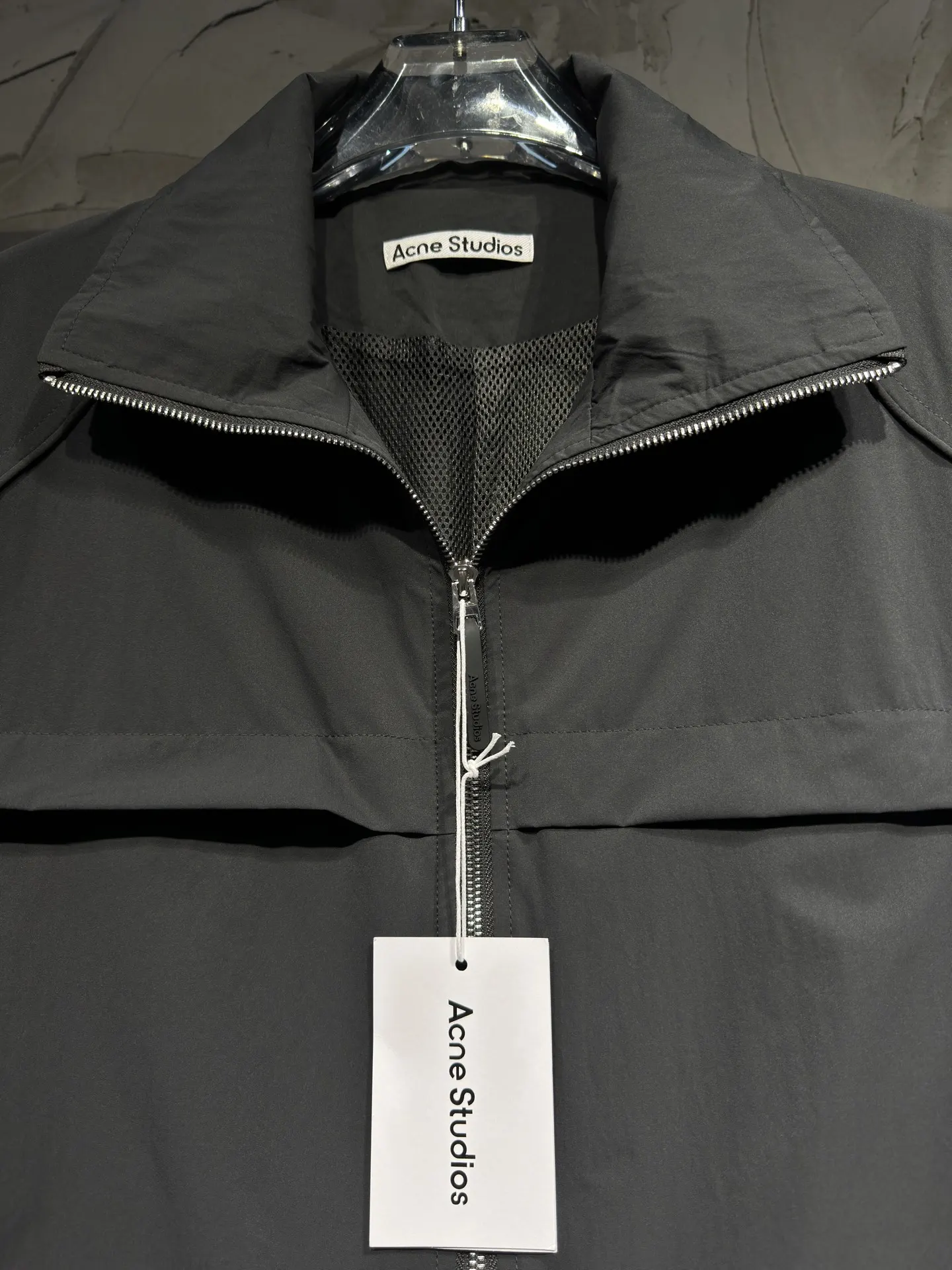 Crinkled Nylon Zip-Up Jacket D26524329 — view 11
