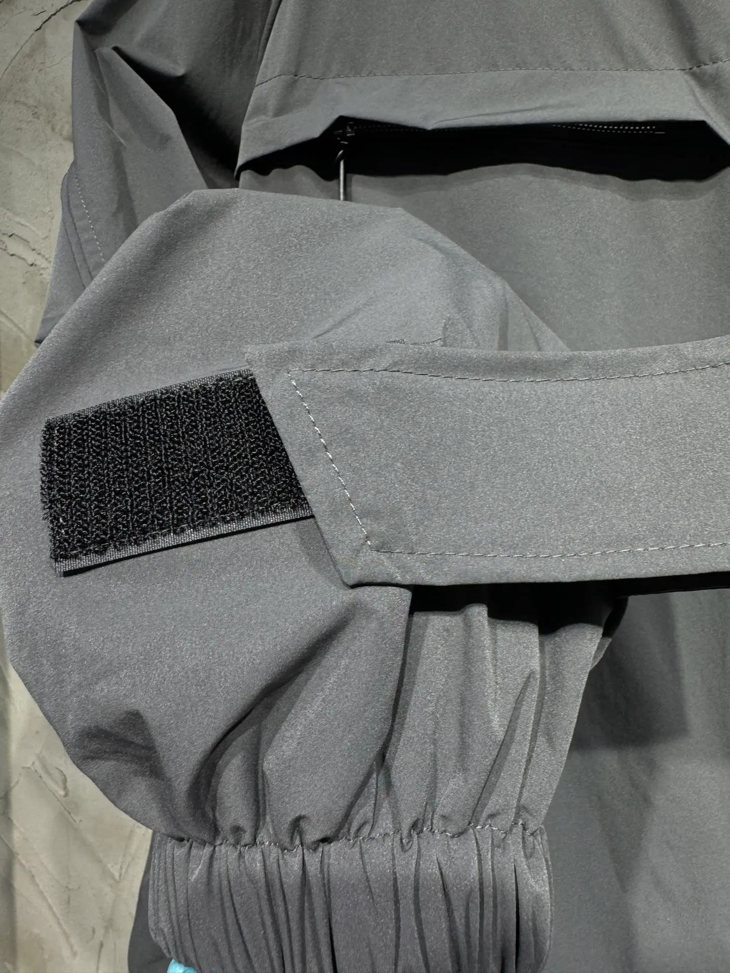 Crinkled Nylon Zip-Up Jacket D26524329 — view 12