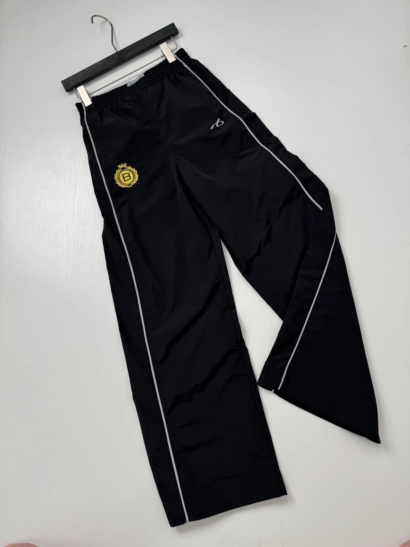 Embroidered Shell Track Pants D26518674 — view 3