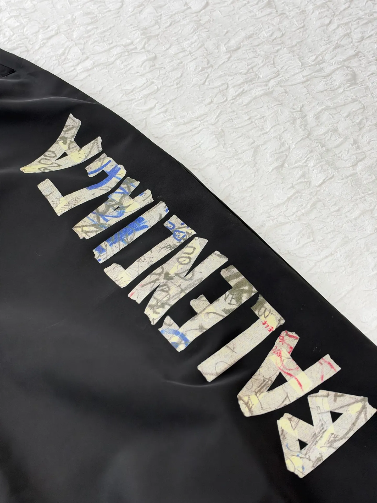 Graffiti Collage Wide-Leg Nylon Trousers D26520481 — view 5