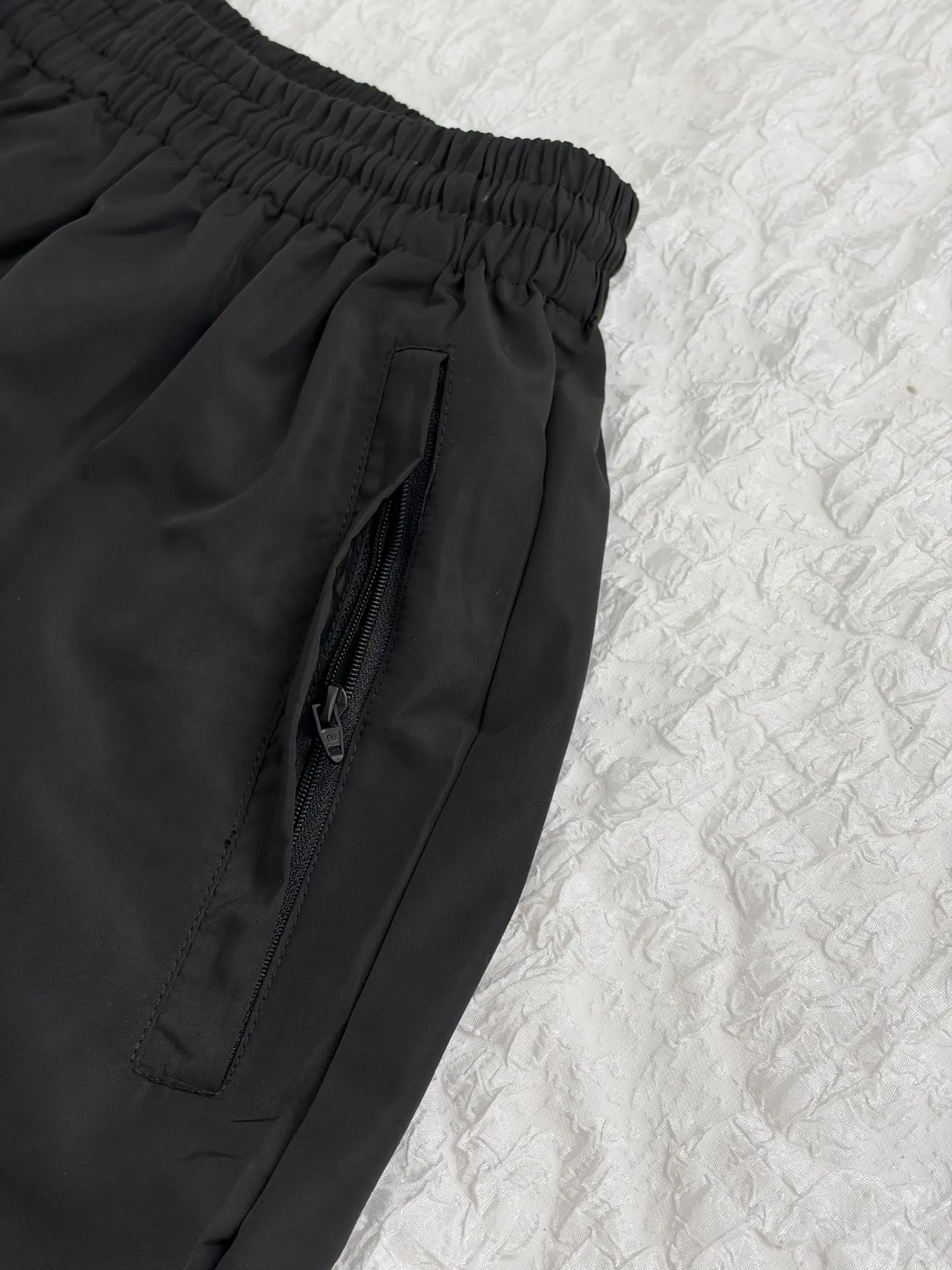 Graffiti Collage Wide-Leg Nylon Trousers D26520481 — view 8