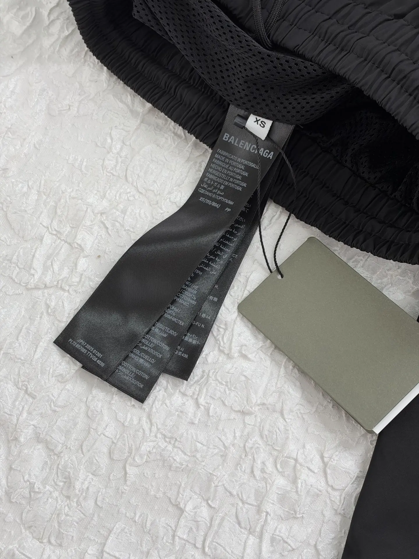 Graffiti Collage Wide-Leg Nylon Trousers D26520481 — view 10