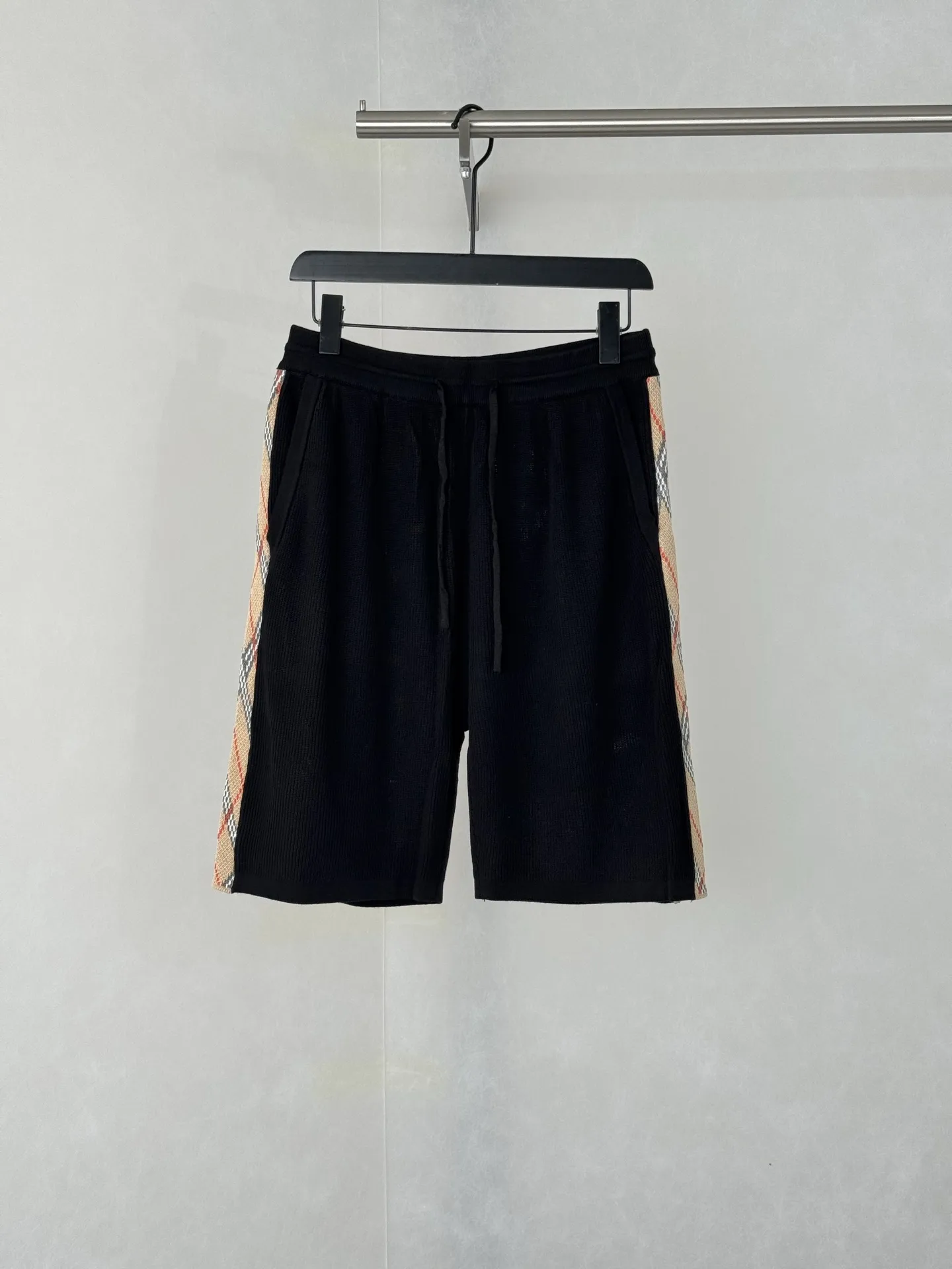 Check-Trim Waffle-Knit Shorts D26518766