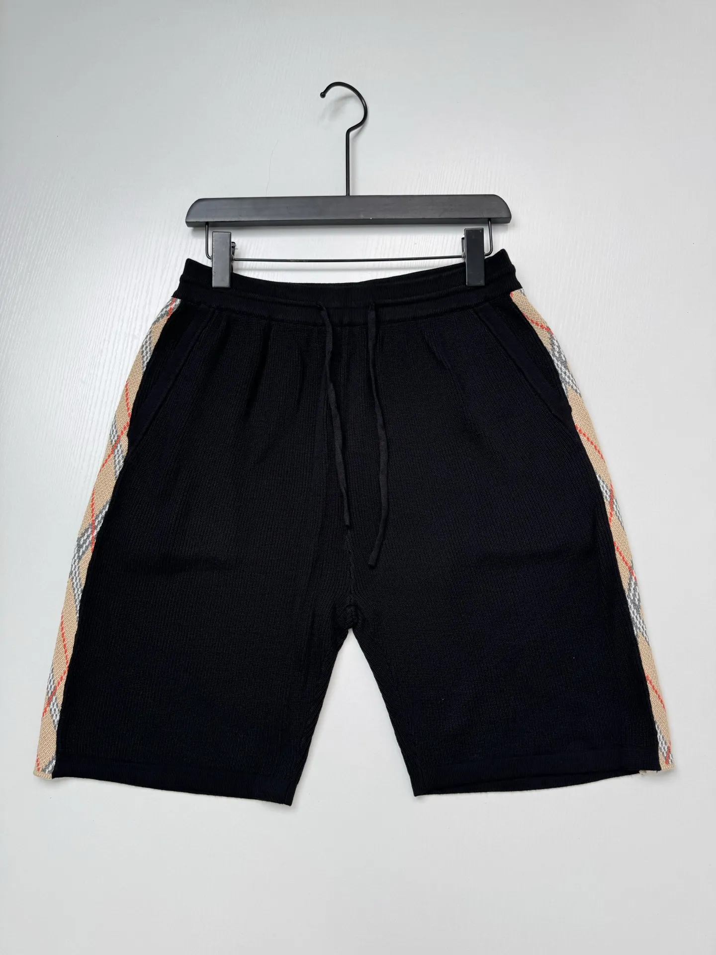 Check-Trim Waffle-Knit Shorts D26518766 — view 3