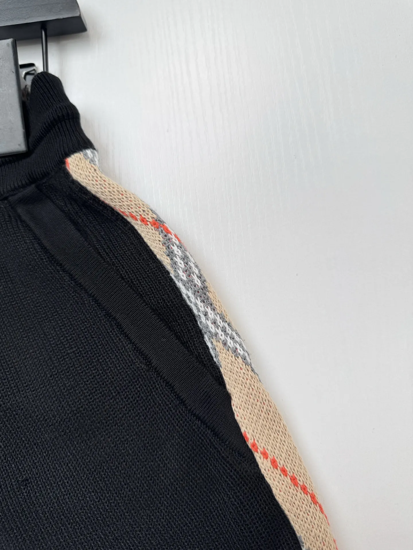 Check-Trim Waffle-Knit Shorts D26518766 — view 7