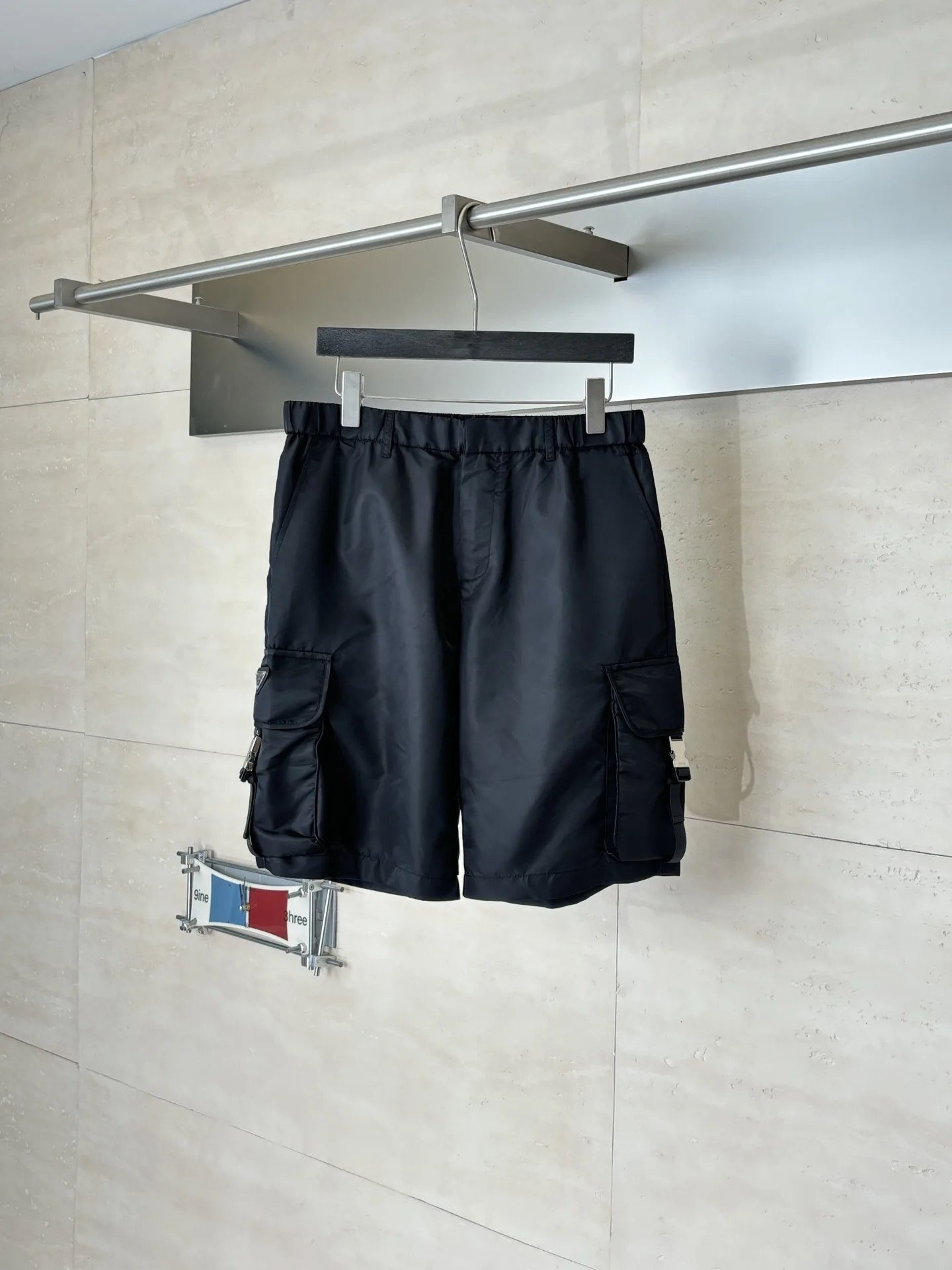 Re-Nylon Cargo Shorts D26518730