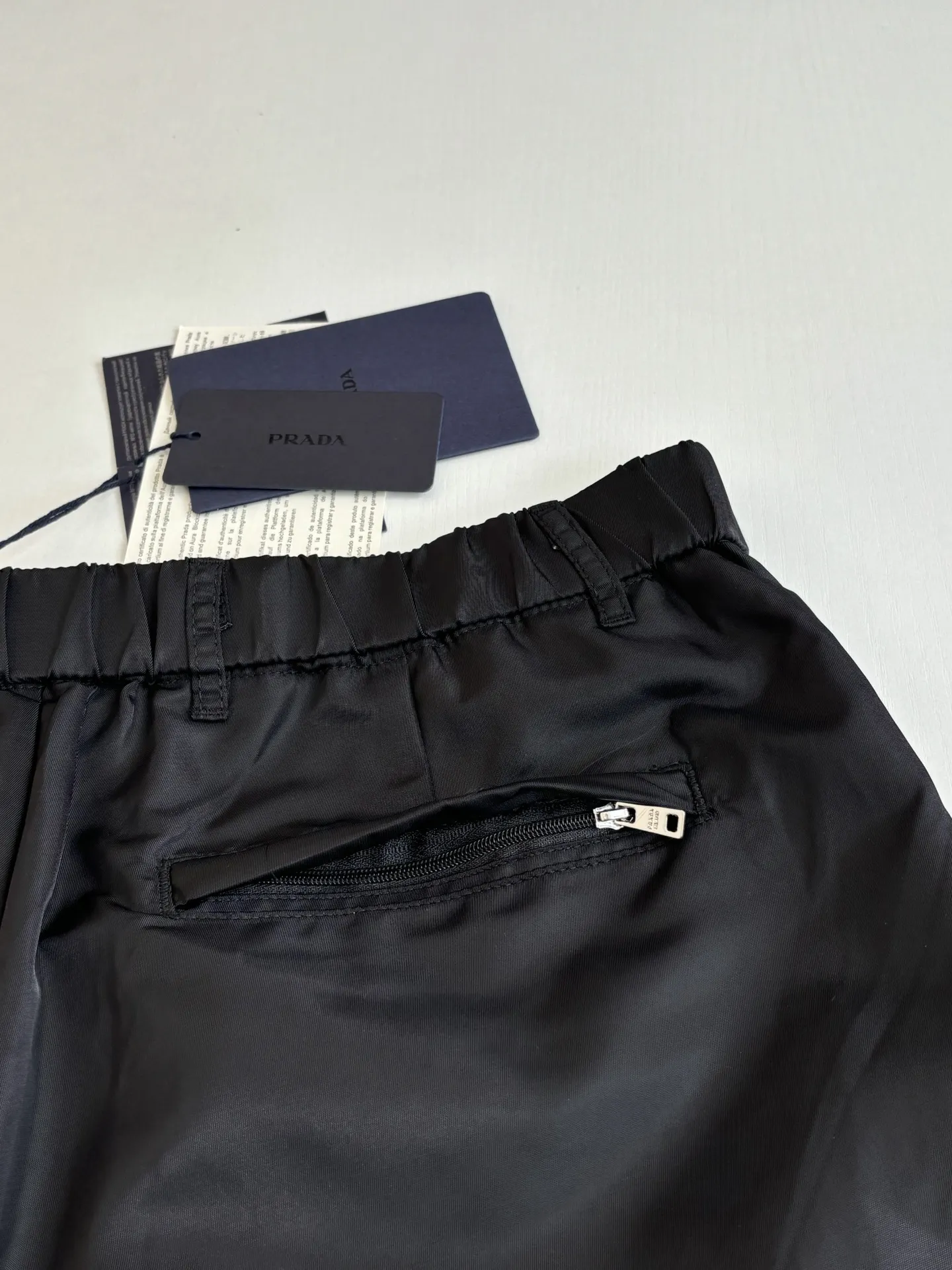 Re-Nylon Cargo Shorts D26518730 — view 8