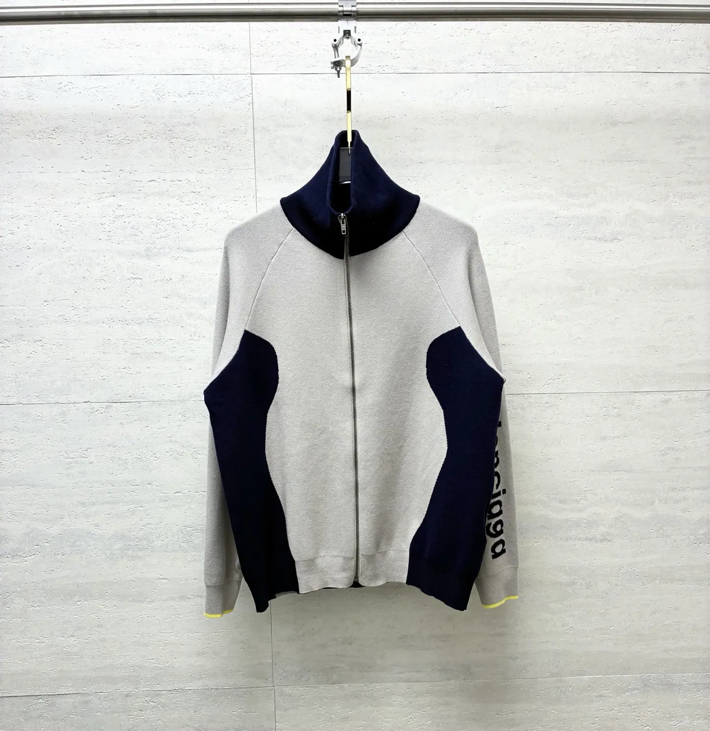 Color-Block Zip-Up Knit Cardigan D26819099