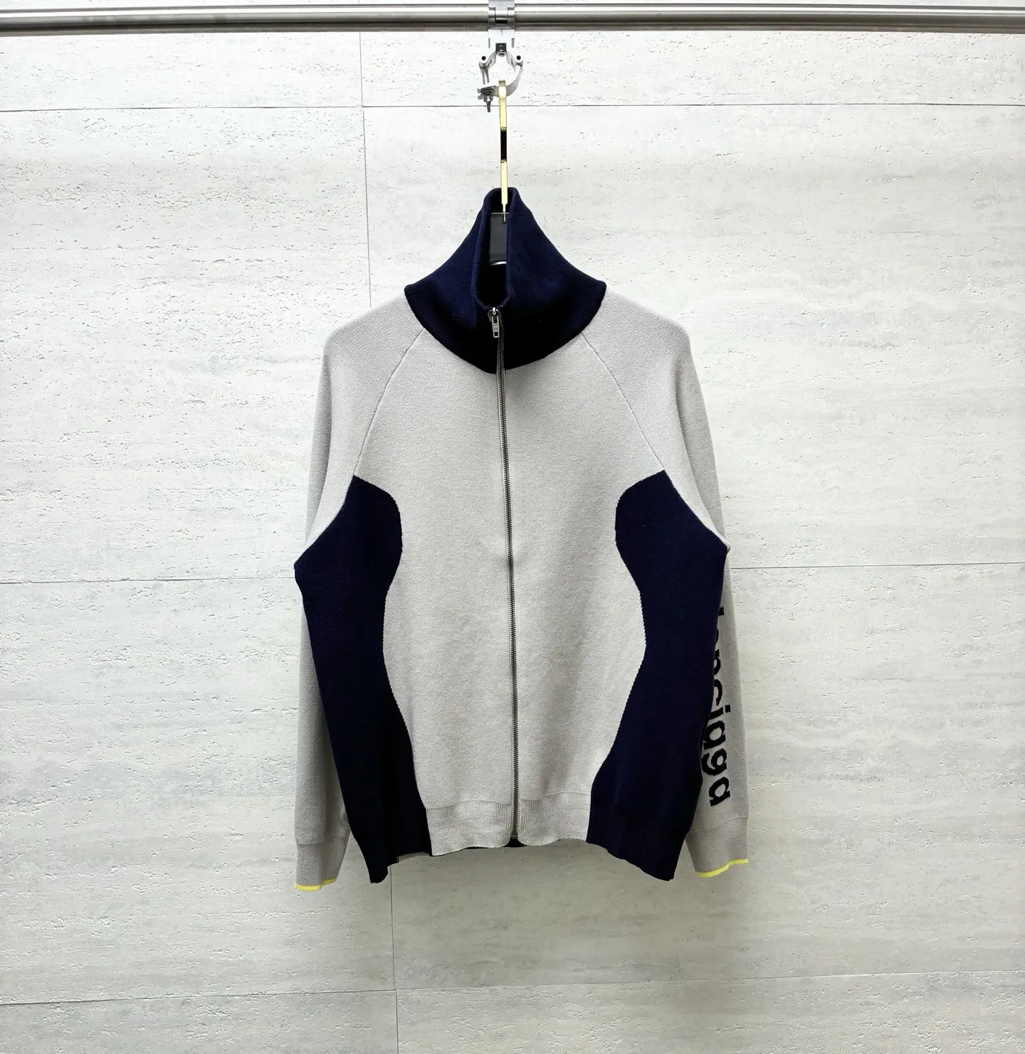 Color-Block Zip-Up Knit Cardigan D26819099