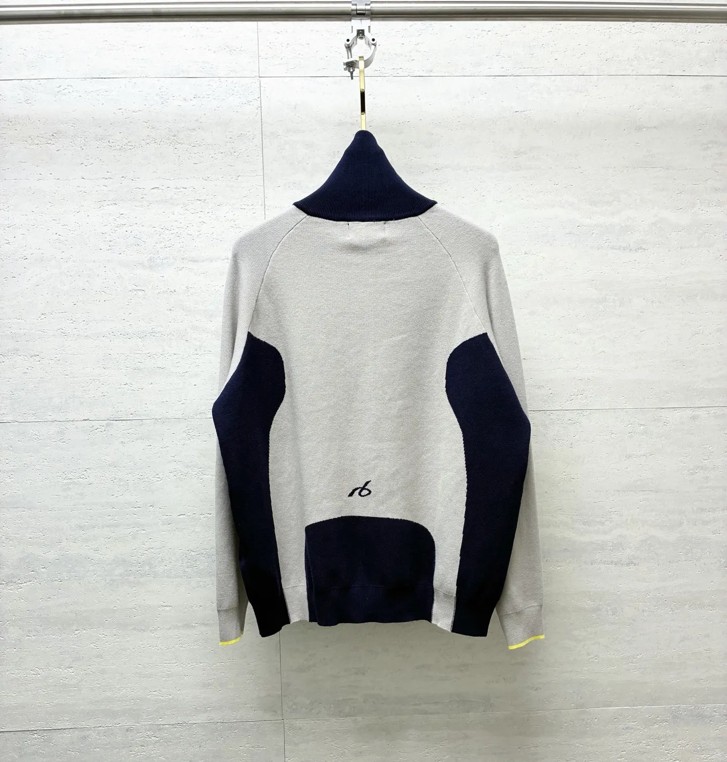 Color-Block Zip-Up Knit Cardigan D26819099 — view 3