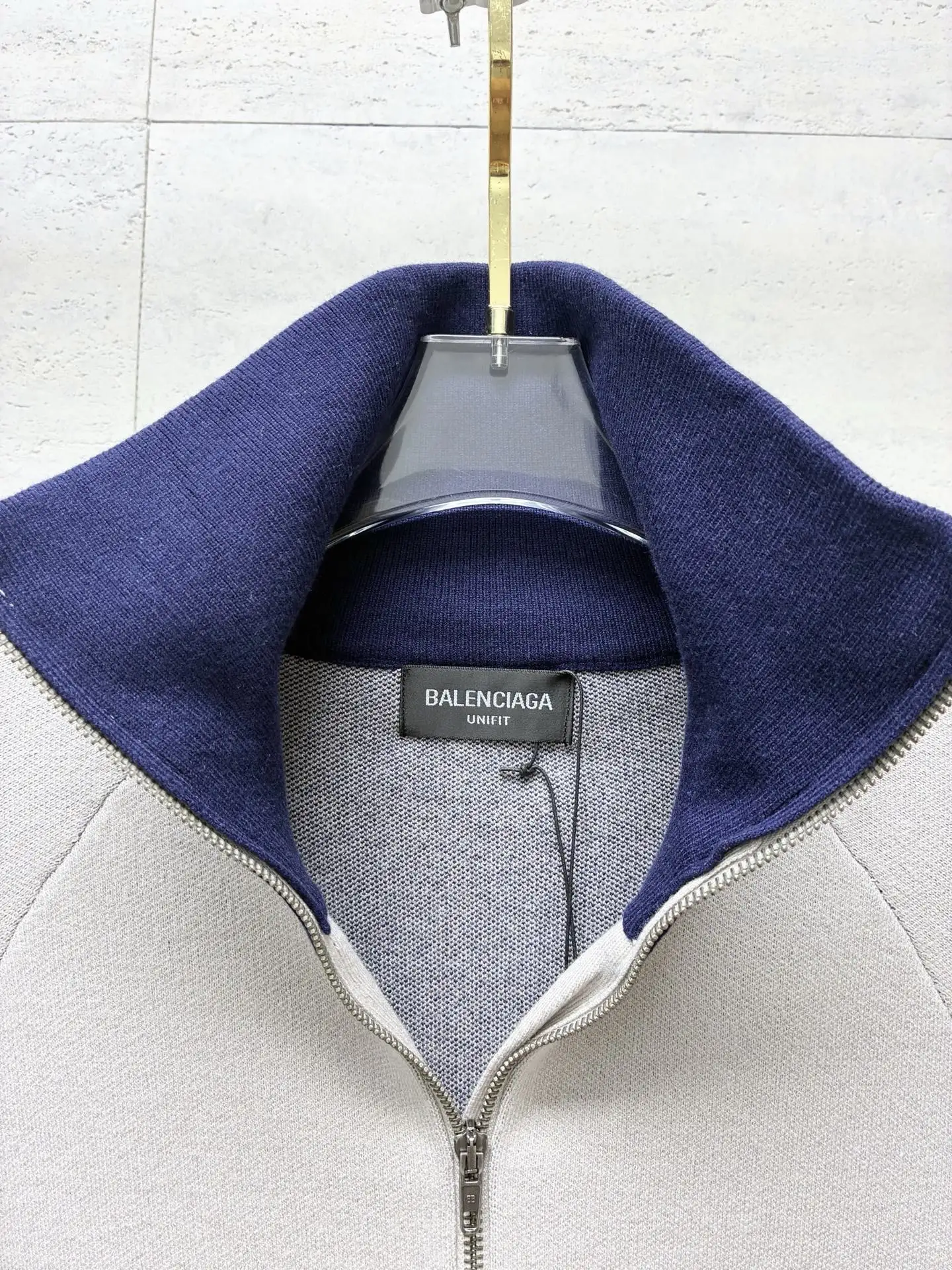 Color-Block Zip-Up Knit Cardigan D26819099 — view 4