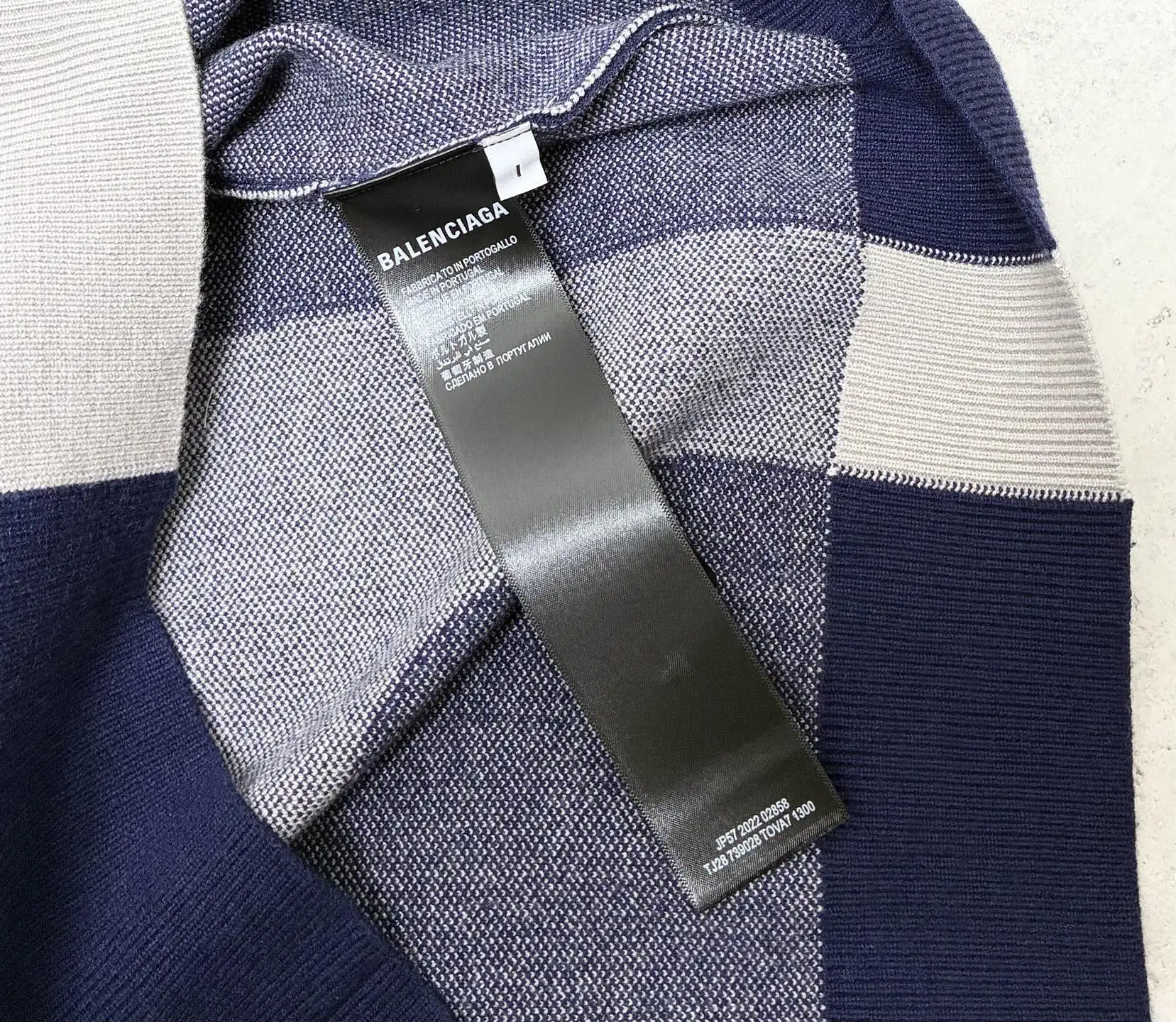 Color-Block Zip-Up Knit Cardigan D26819099 — view 7