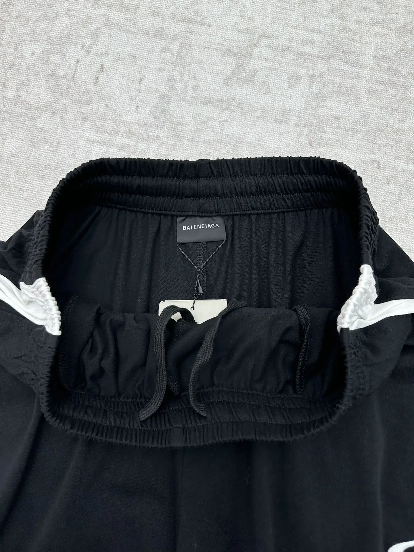 Balenciaga x NBA Logo Embroidered Tracksuit Shorts D27014397 — view 4