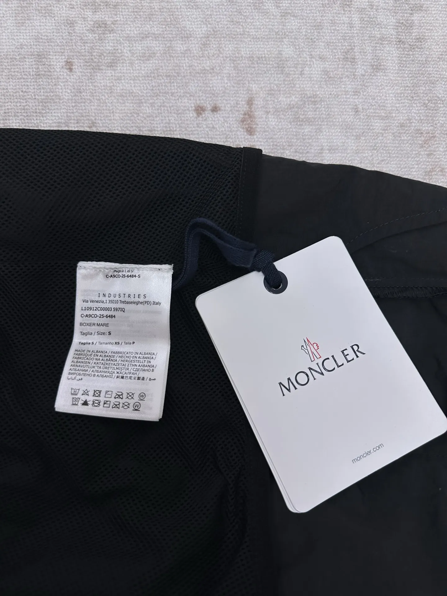 Logo-Appliqué Technical Shell Shorts D27519152 — view 9