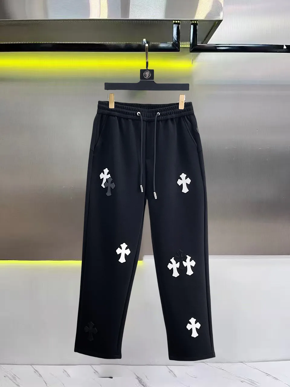 Cross Patch Logo Sweatpants D28014822