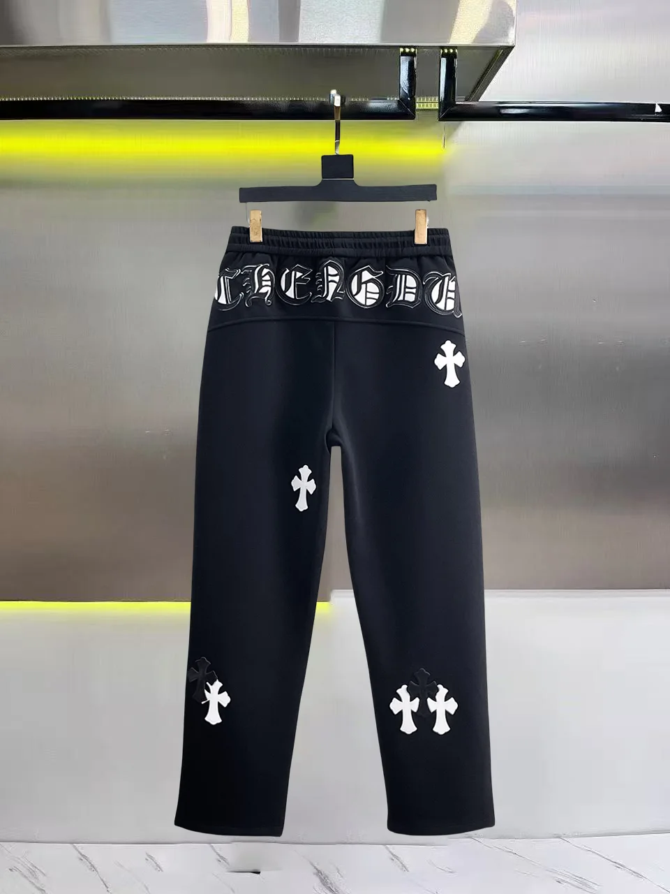 Cross Patch Logo Sweatpants D28014822 — view 2