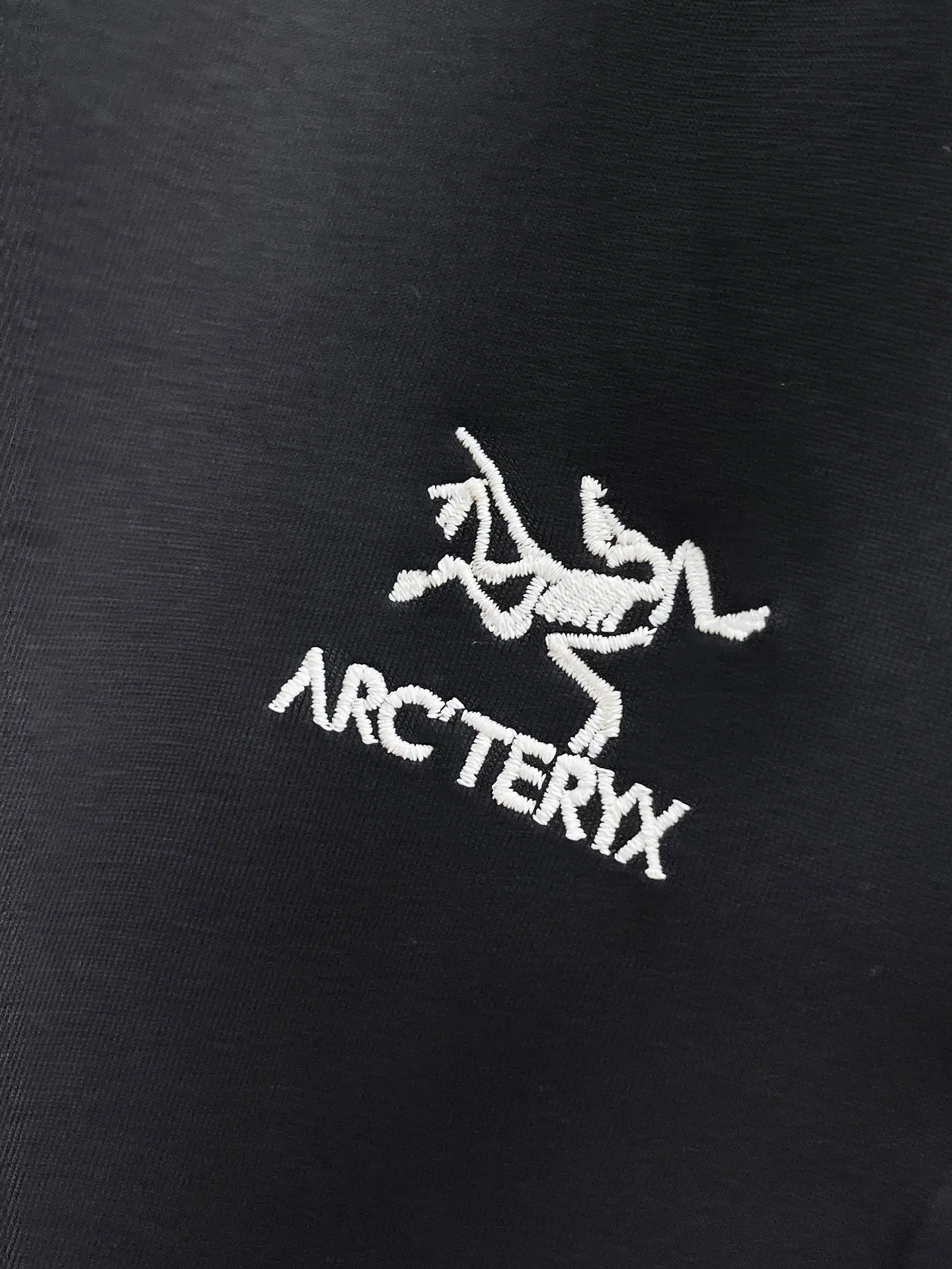 Logo-Embroidered Tapered Sweatpants D28014825 — view 4