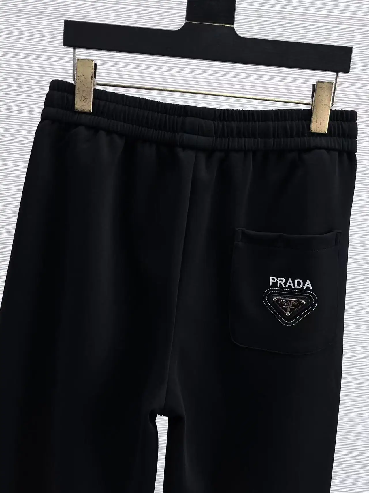 Logo-Appliquéd Tapered Sweatpants D28014823 — view 6