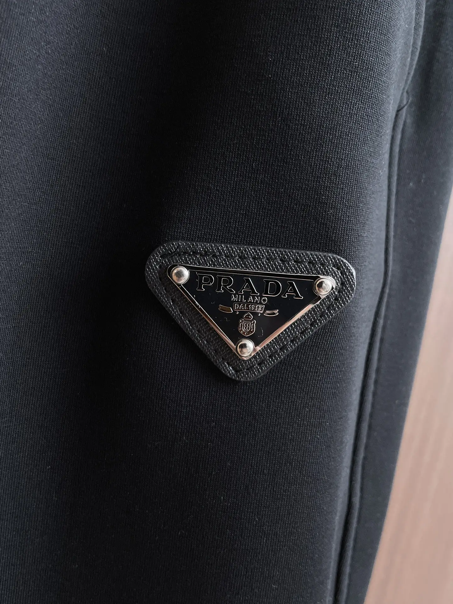 Logo-Appliquéd Tapered Sweatpants D28014818 — view 3