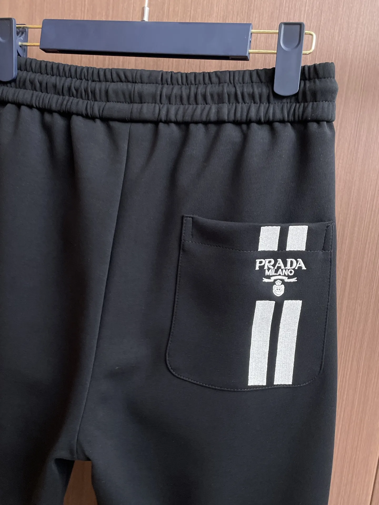 Logo-Appliquéd Tapered Sweatpants D28014818 — view 4