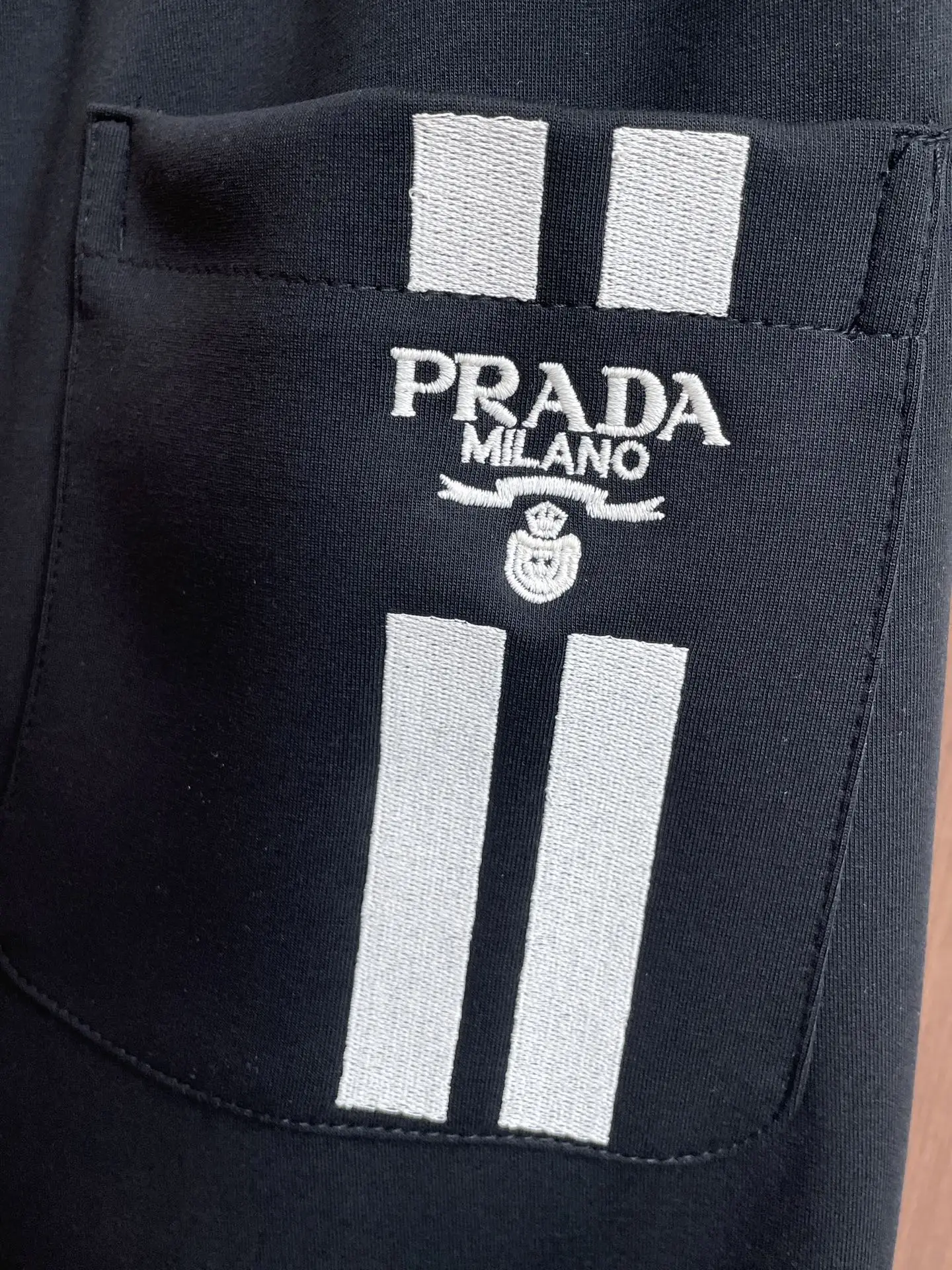 Logo-Appliquéd Tapered Sweatpants D28014818 — view 6