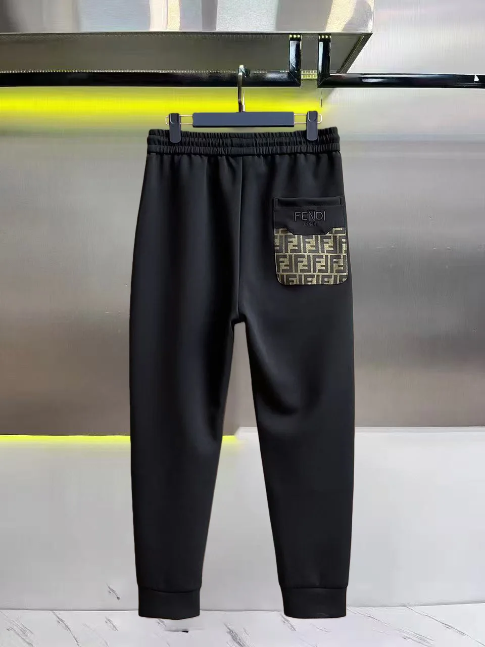 Logo-Embroidered Tapered Sweatpants D28014819 — view 2