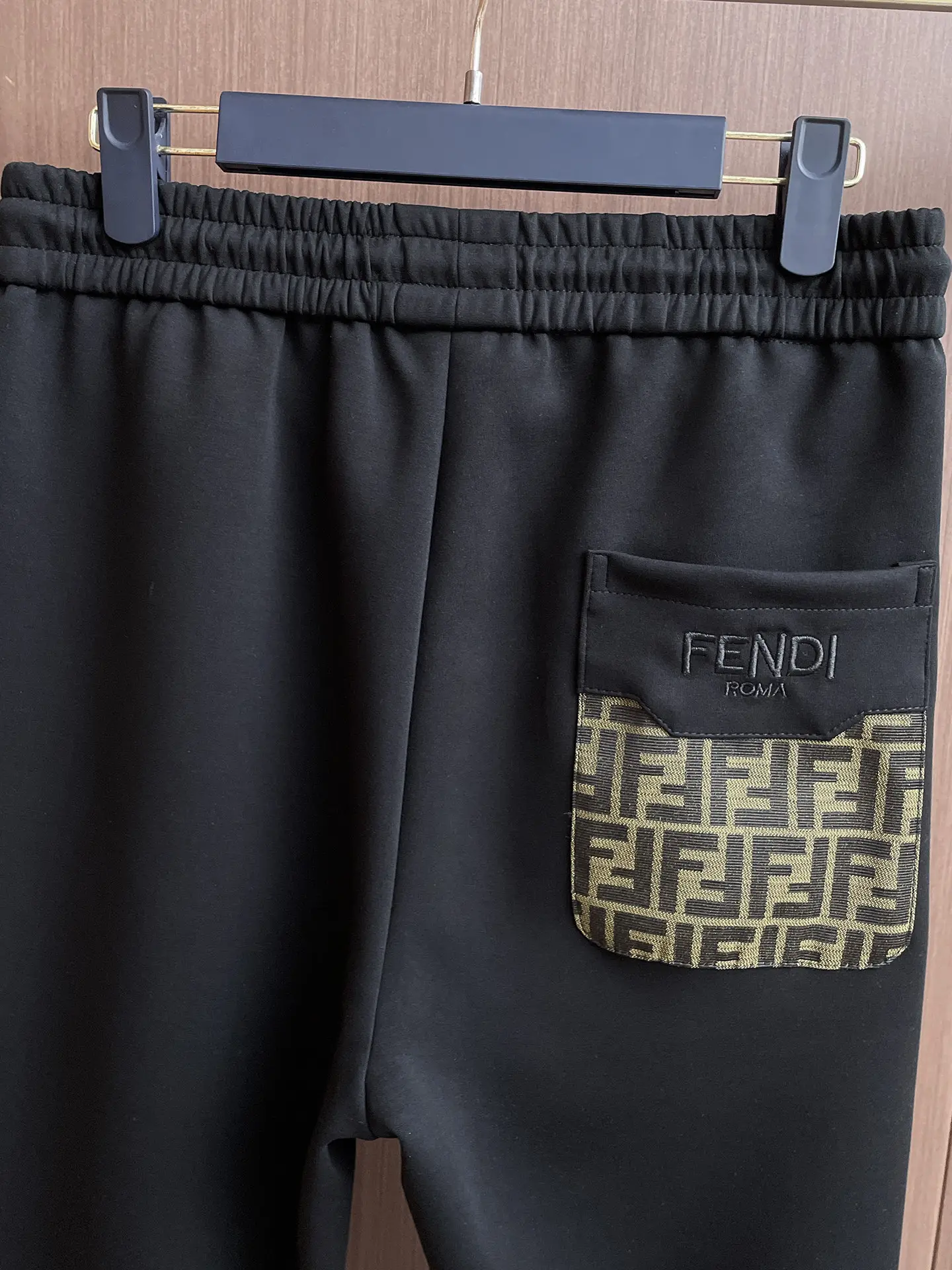 Logo-Embroidered Tapered Sweatpants D28014819 — view 5