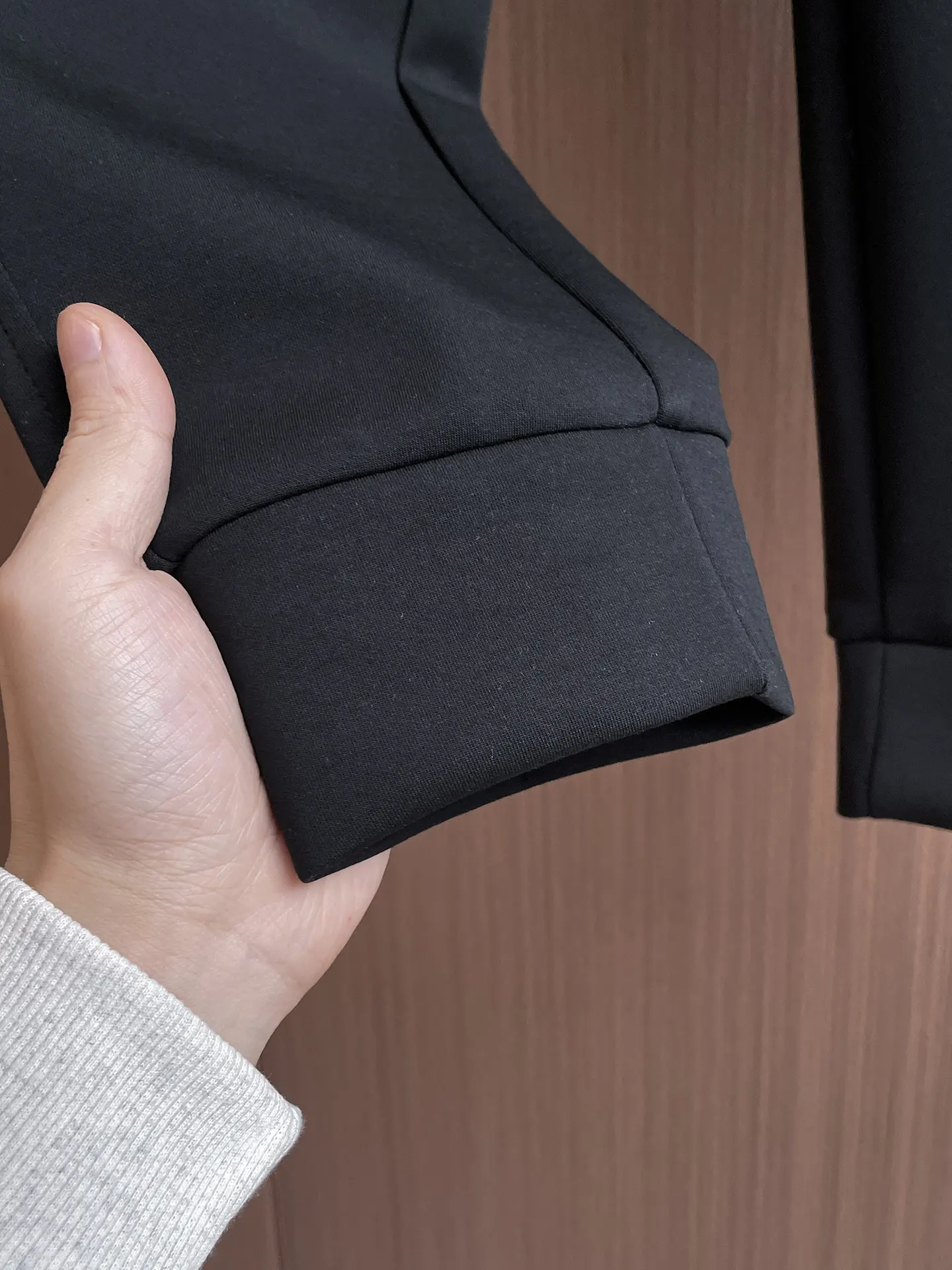 Logo-Embroidered Tapered Sweatpants D28014819 — view 9
