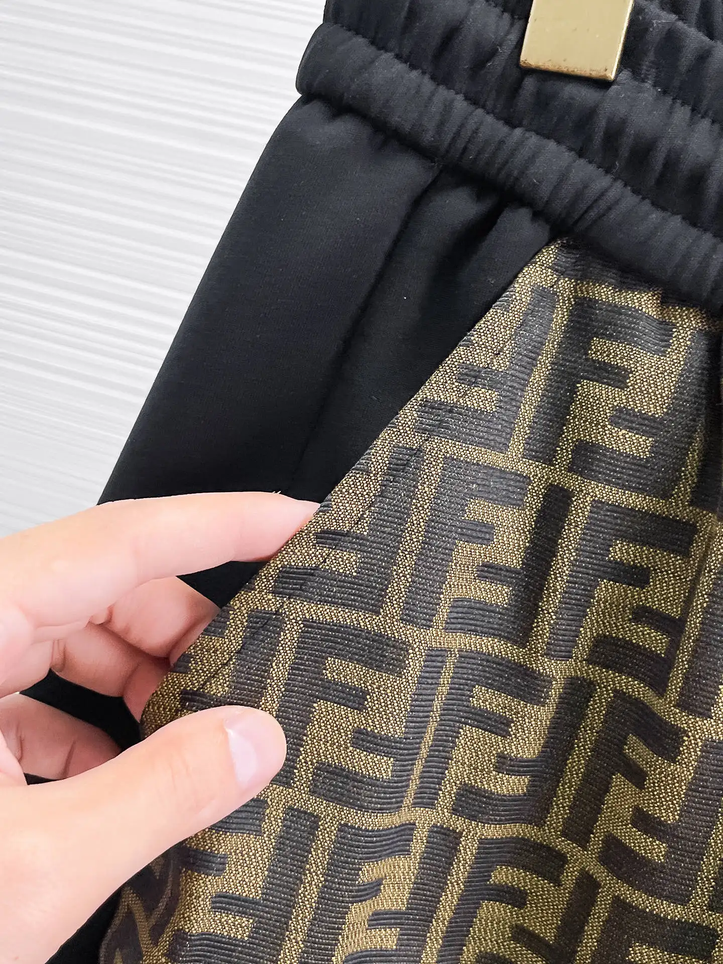 Logo-Panelled Tapered Sweatpants D28014827 — view 5